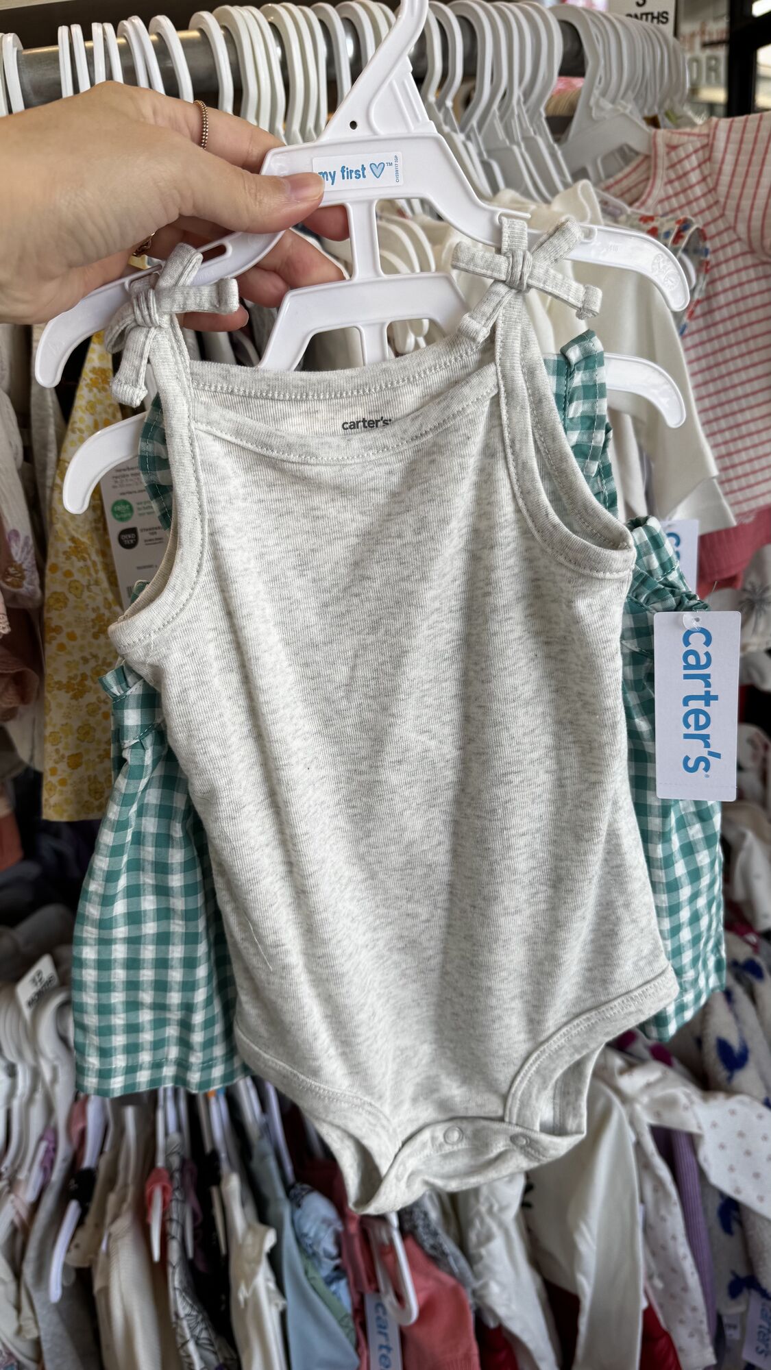 Carter`s — Body, blusa e shorts