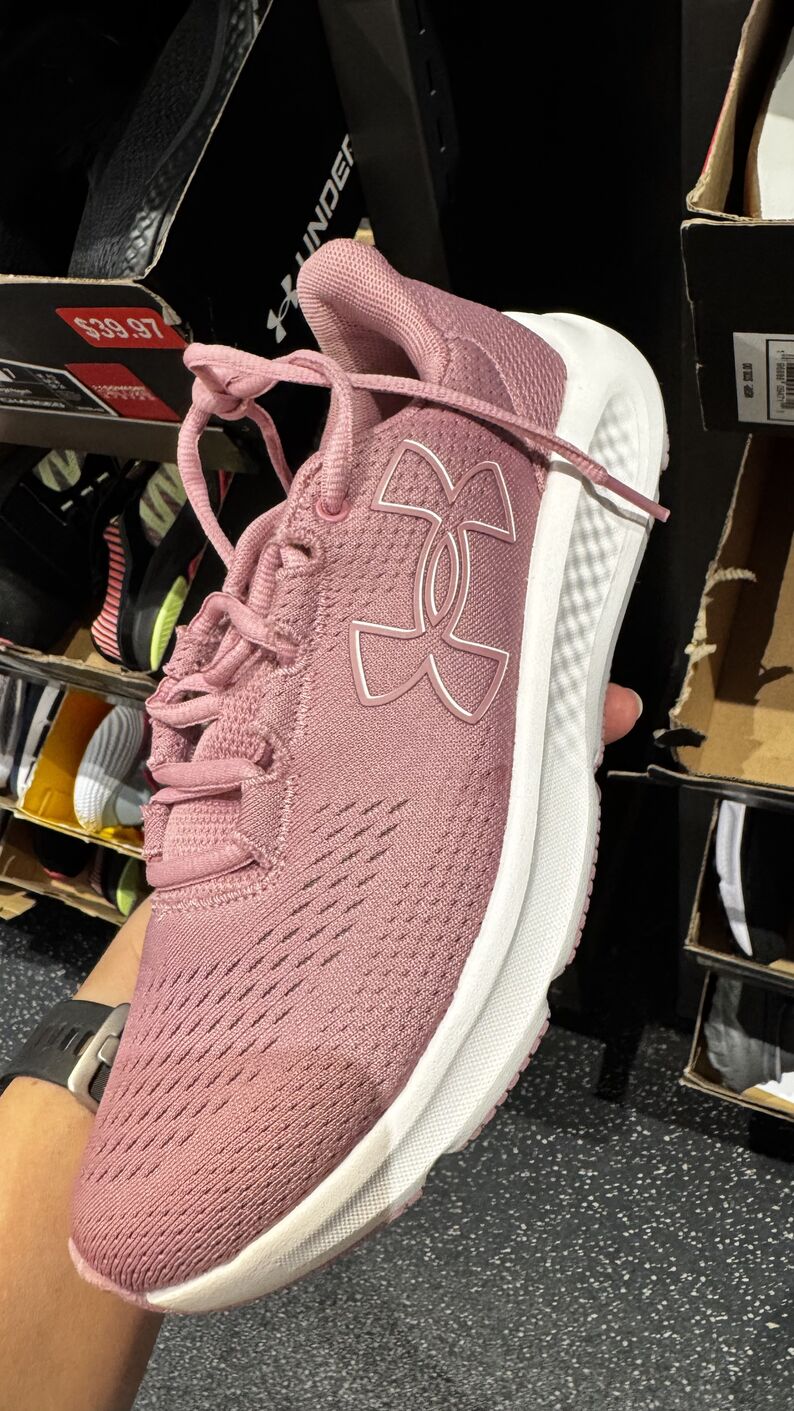 Under Armour — Tênis feminino