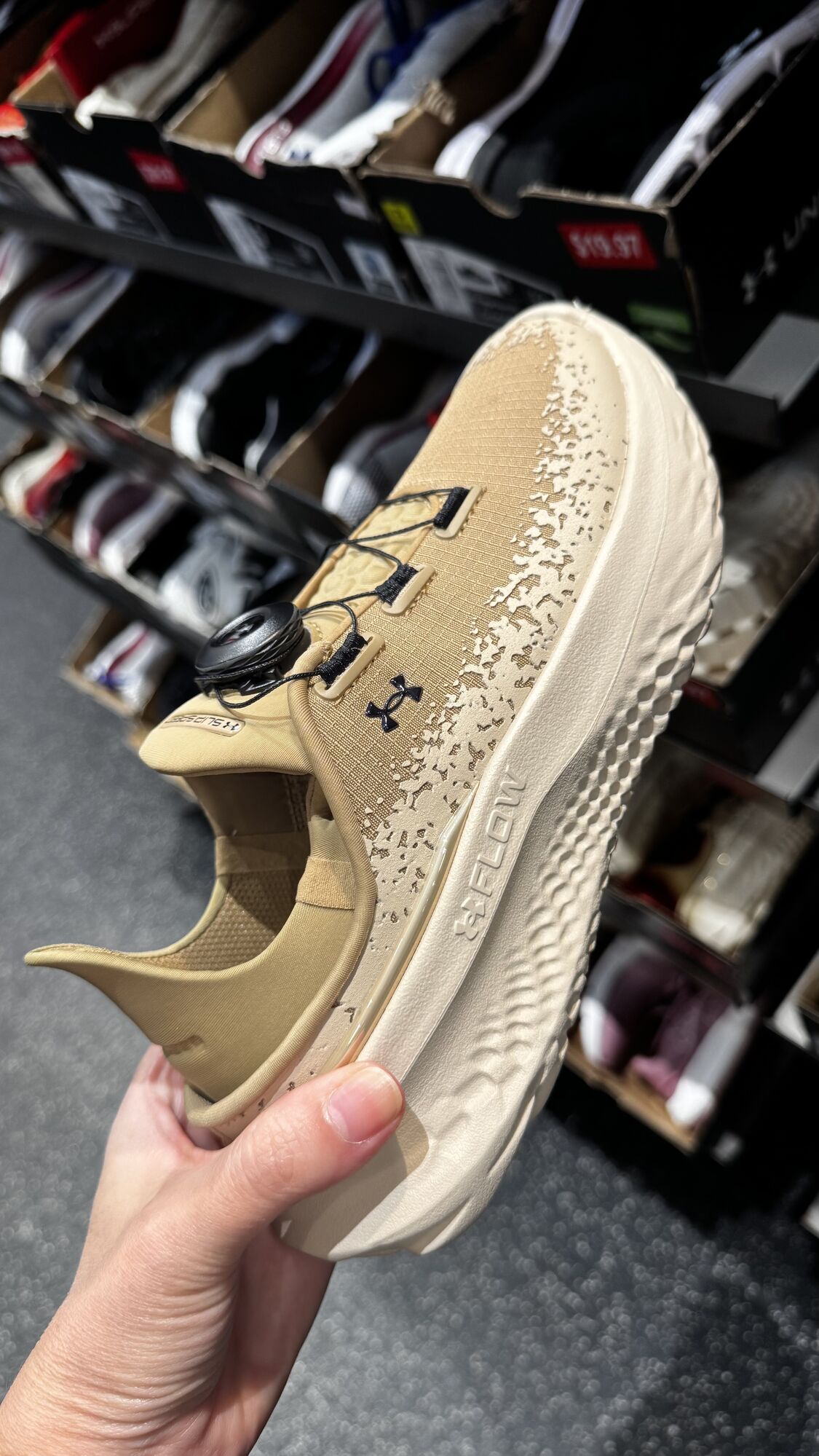 Under Armour — Tênis feminino