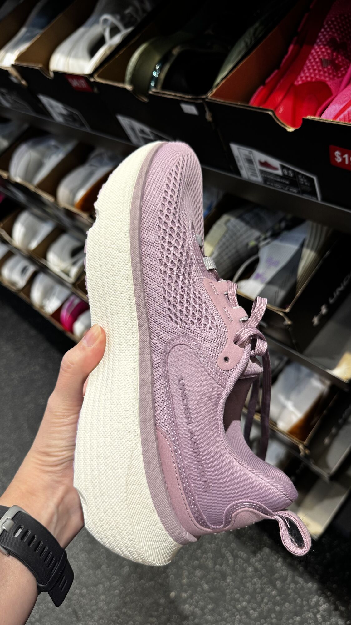 Under Armour — Tênis feminino