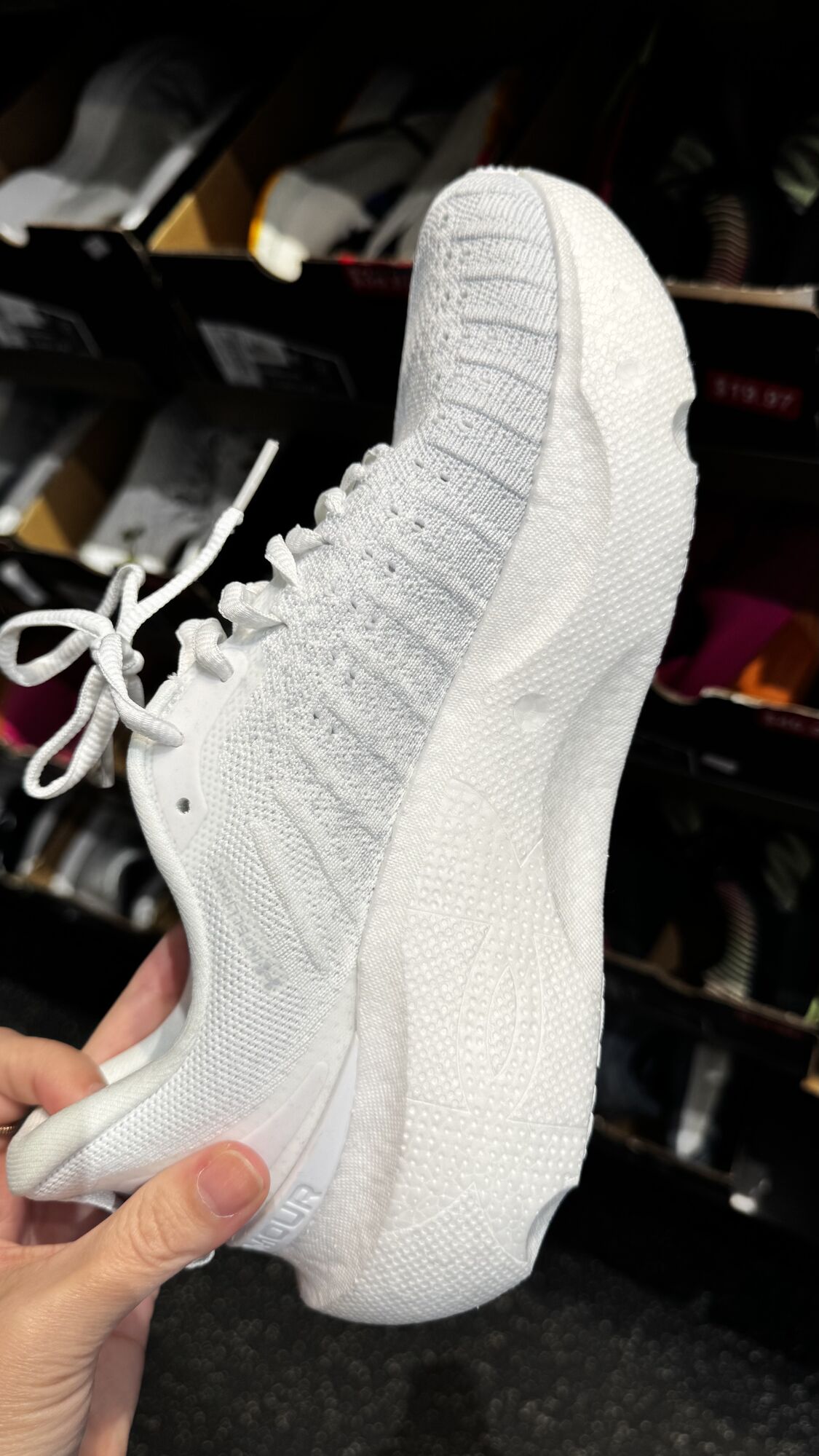 Under Armour — Tênis feminino