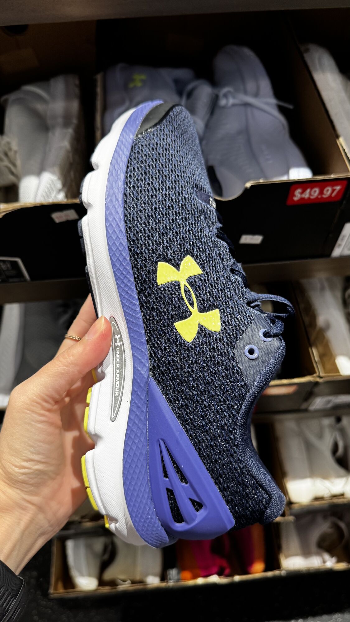 Under Armour — Tênis feminino