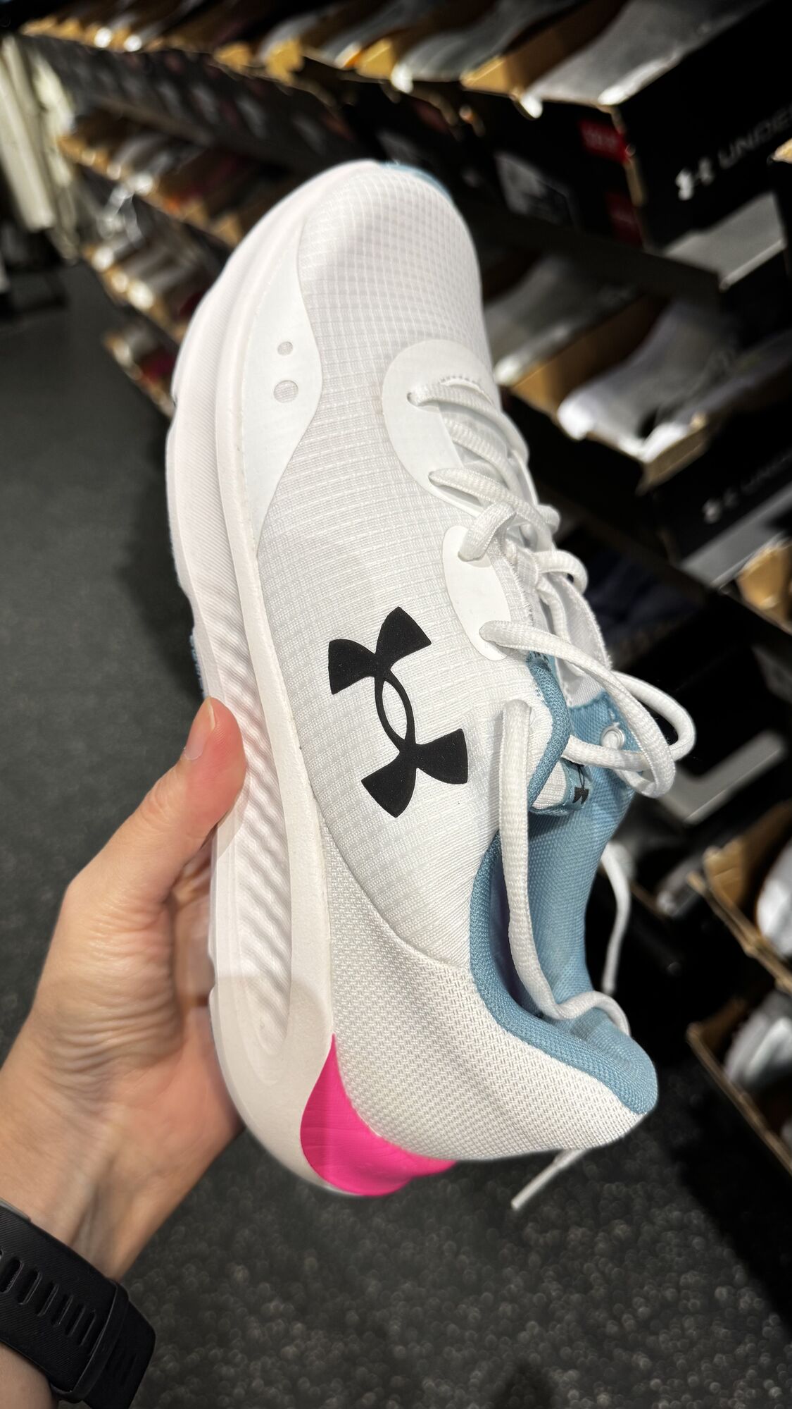 Under Armour — Tênis feminino