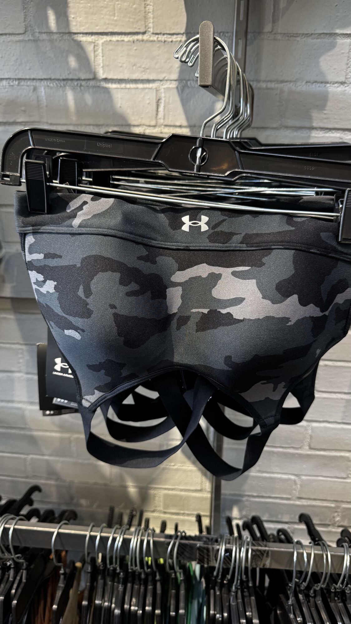 Under Armour — Top