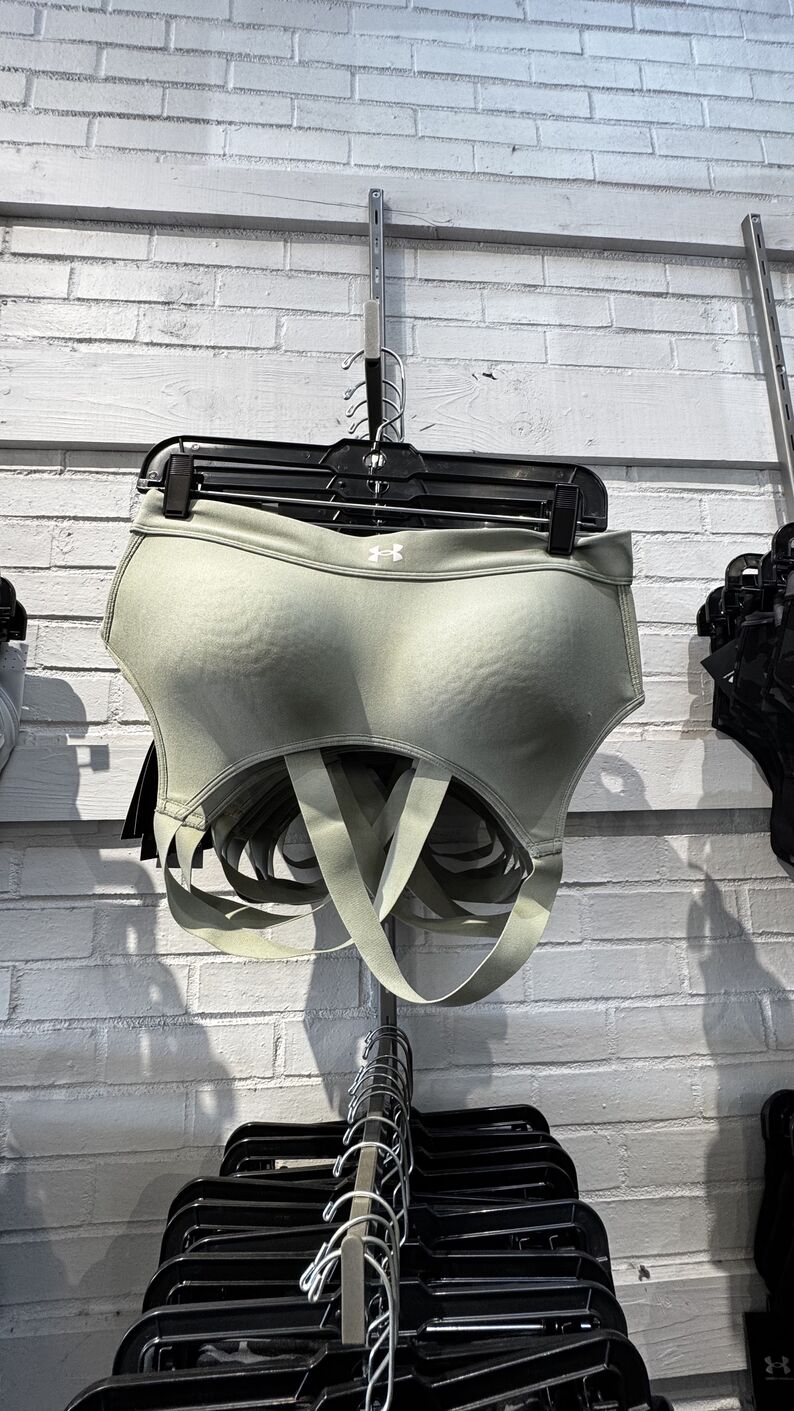 Under Armour — Top