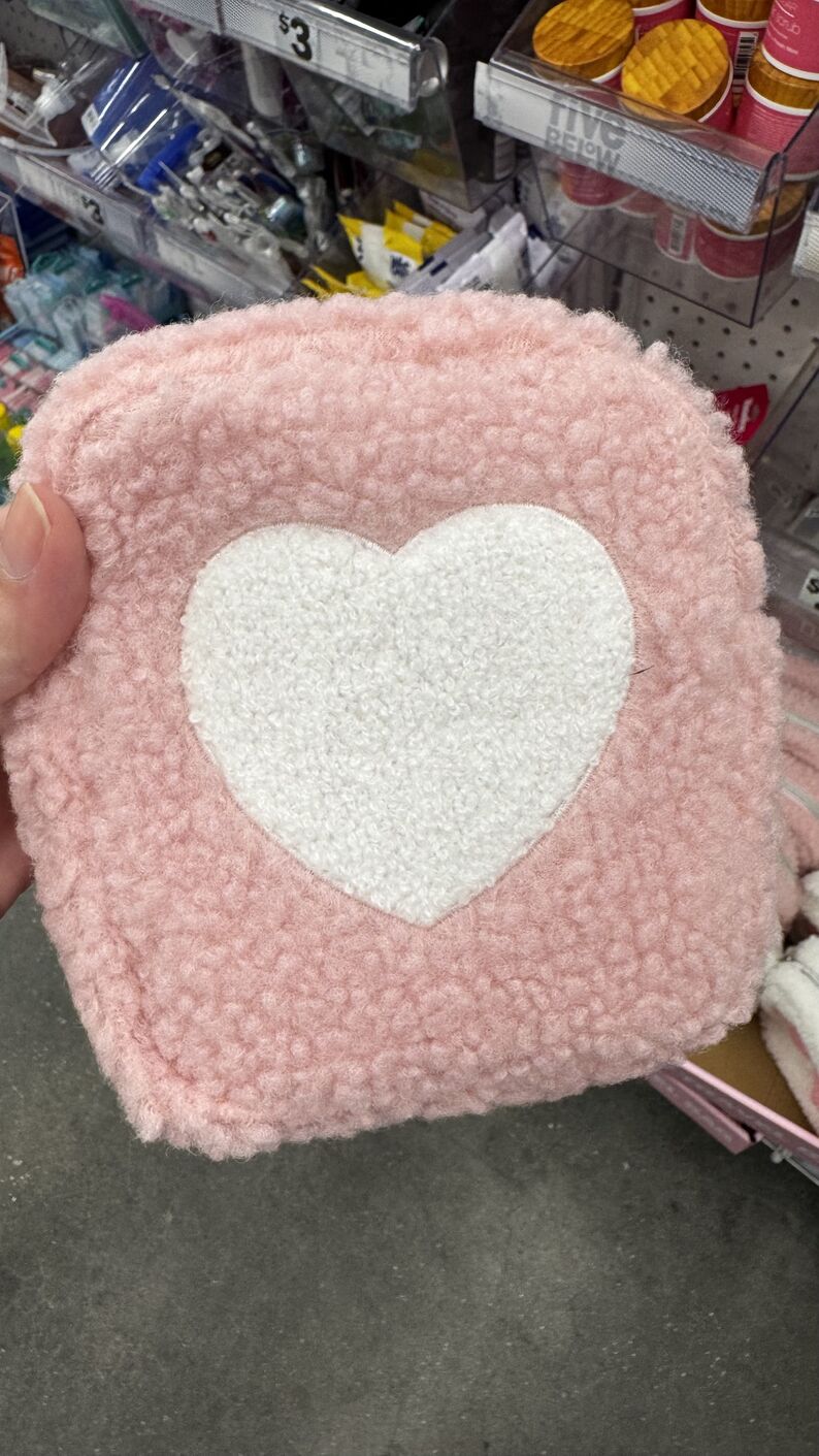 Five Below — Necessaire