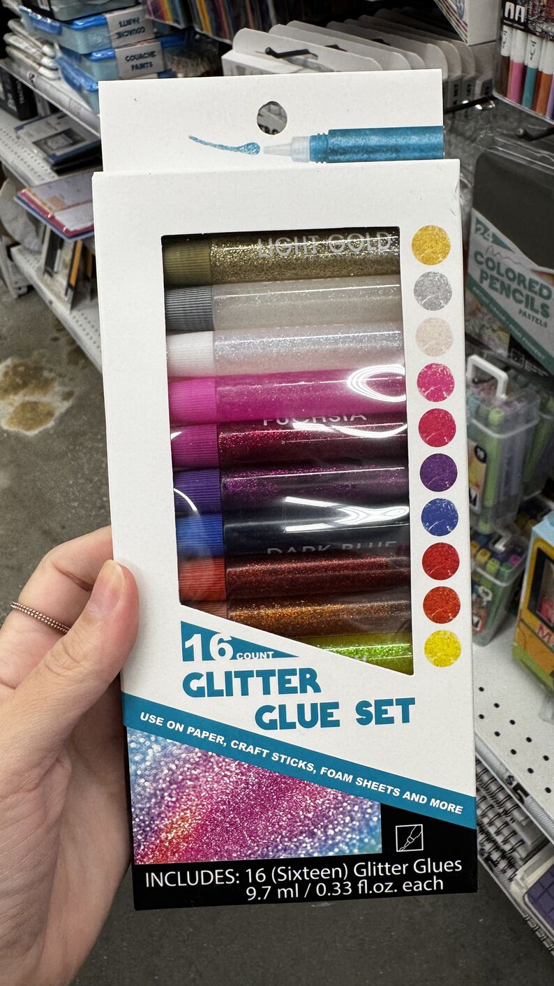 Five Below — Kit gliter