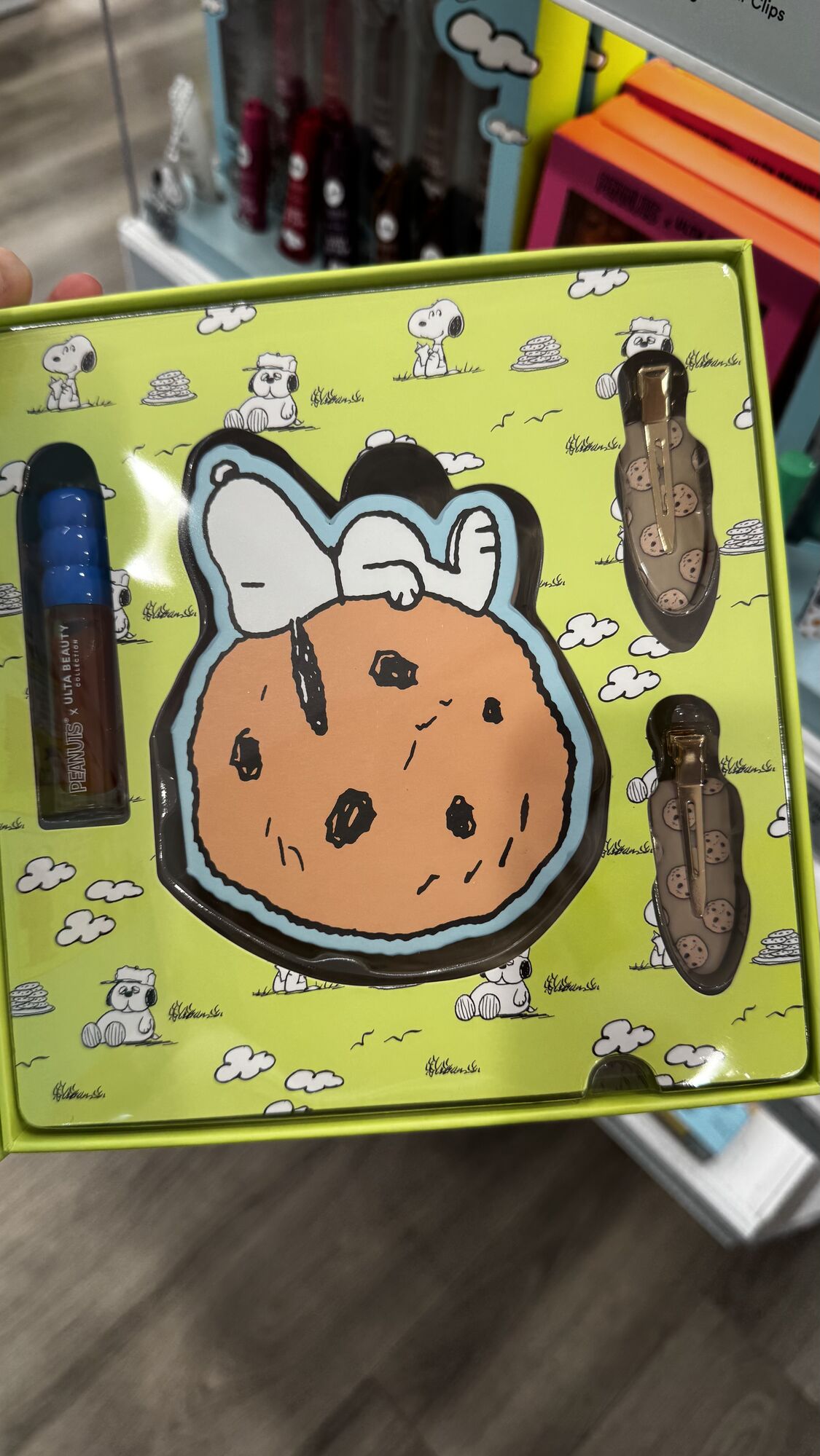 Ulta Beauty — Kit Snoopy - Paleta de sombra,