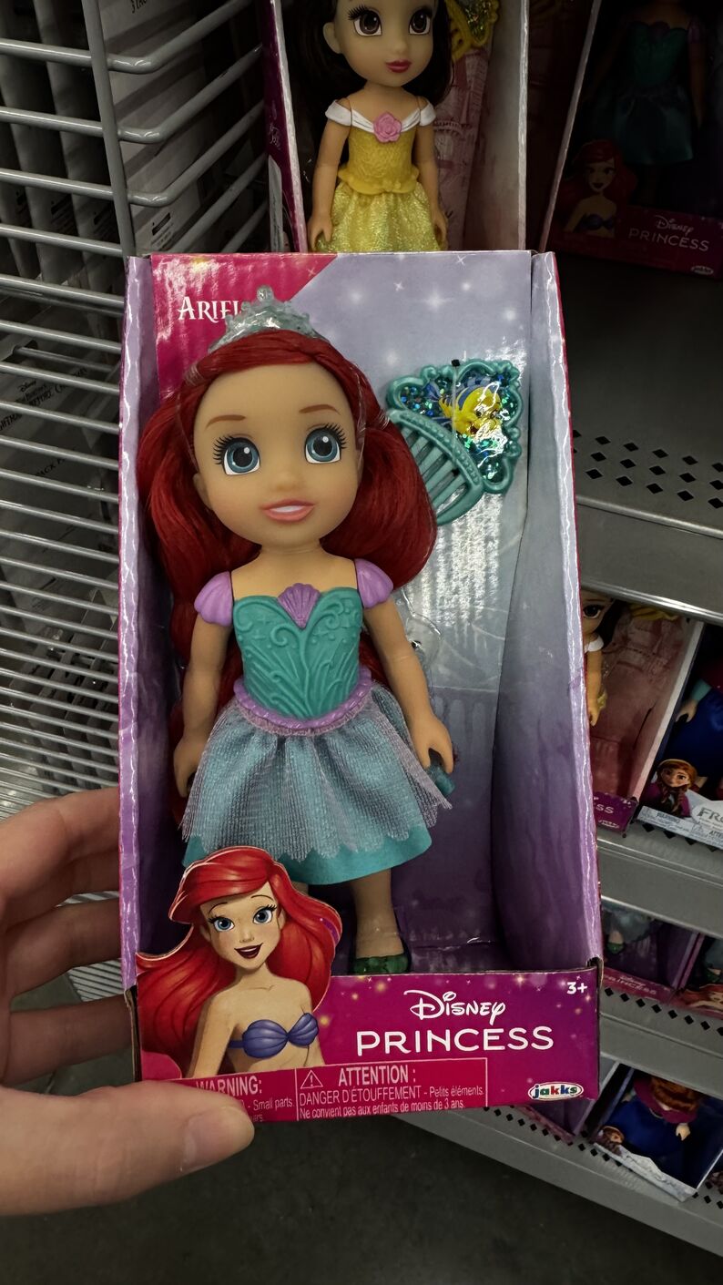 Walmart — Boneca princesa