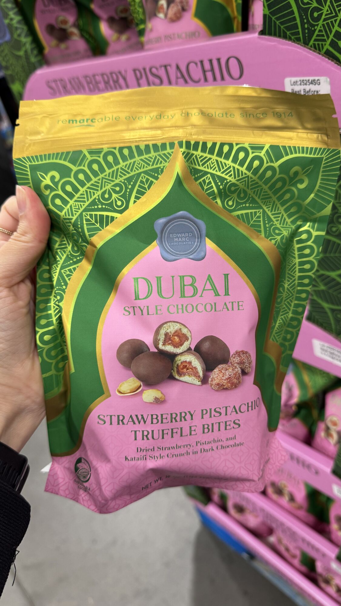 Cotsco — Chocolates Dubai pistache e mo