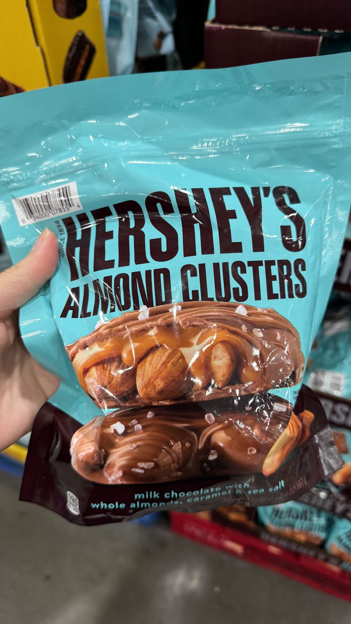 Cotsco — Chocolate com amêndoas e caram