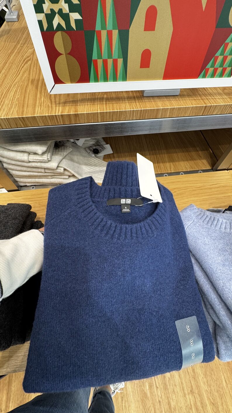 UNIQLO — Sweater