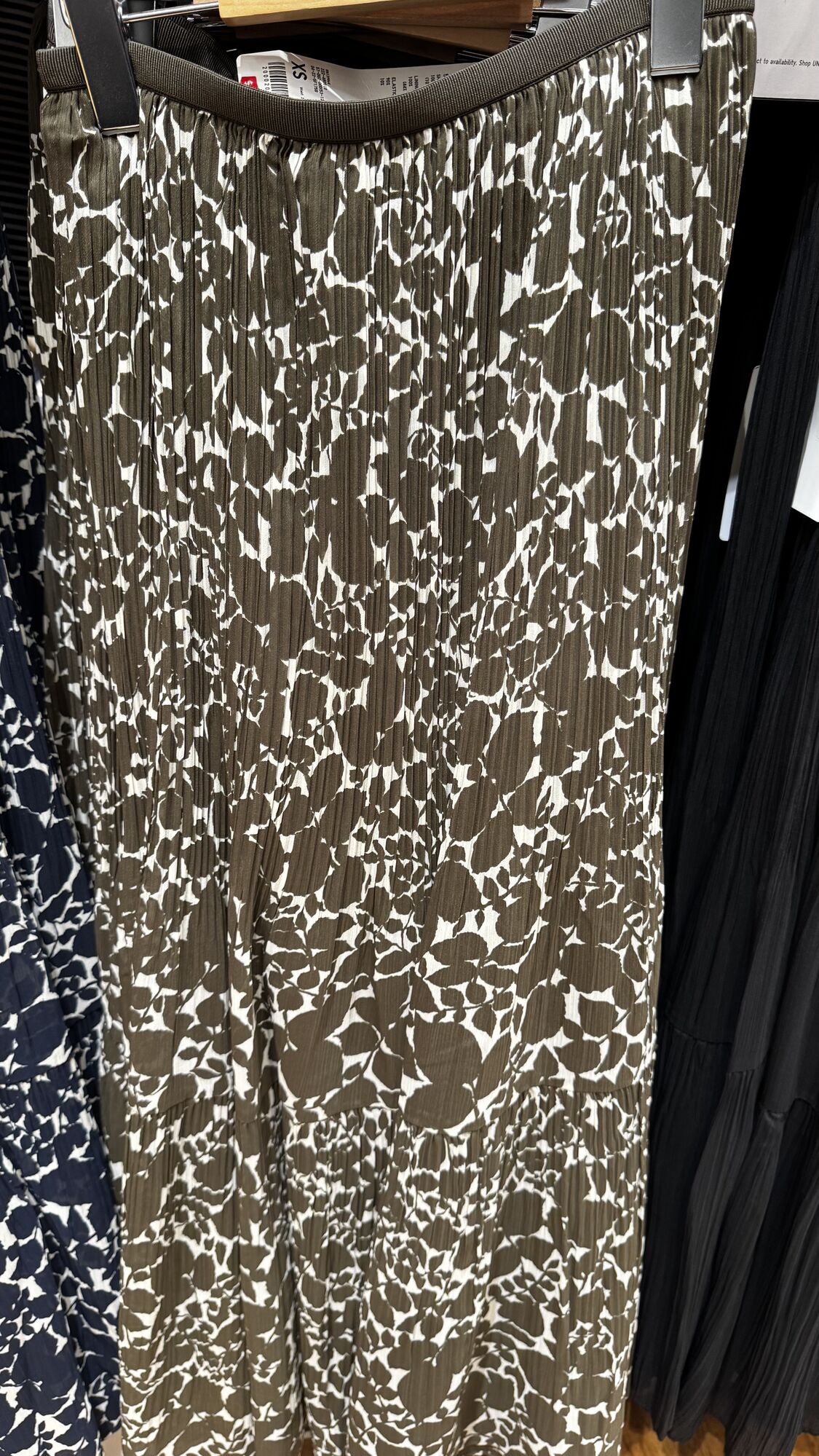 UNIQLO — Saia longa