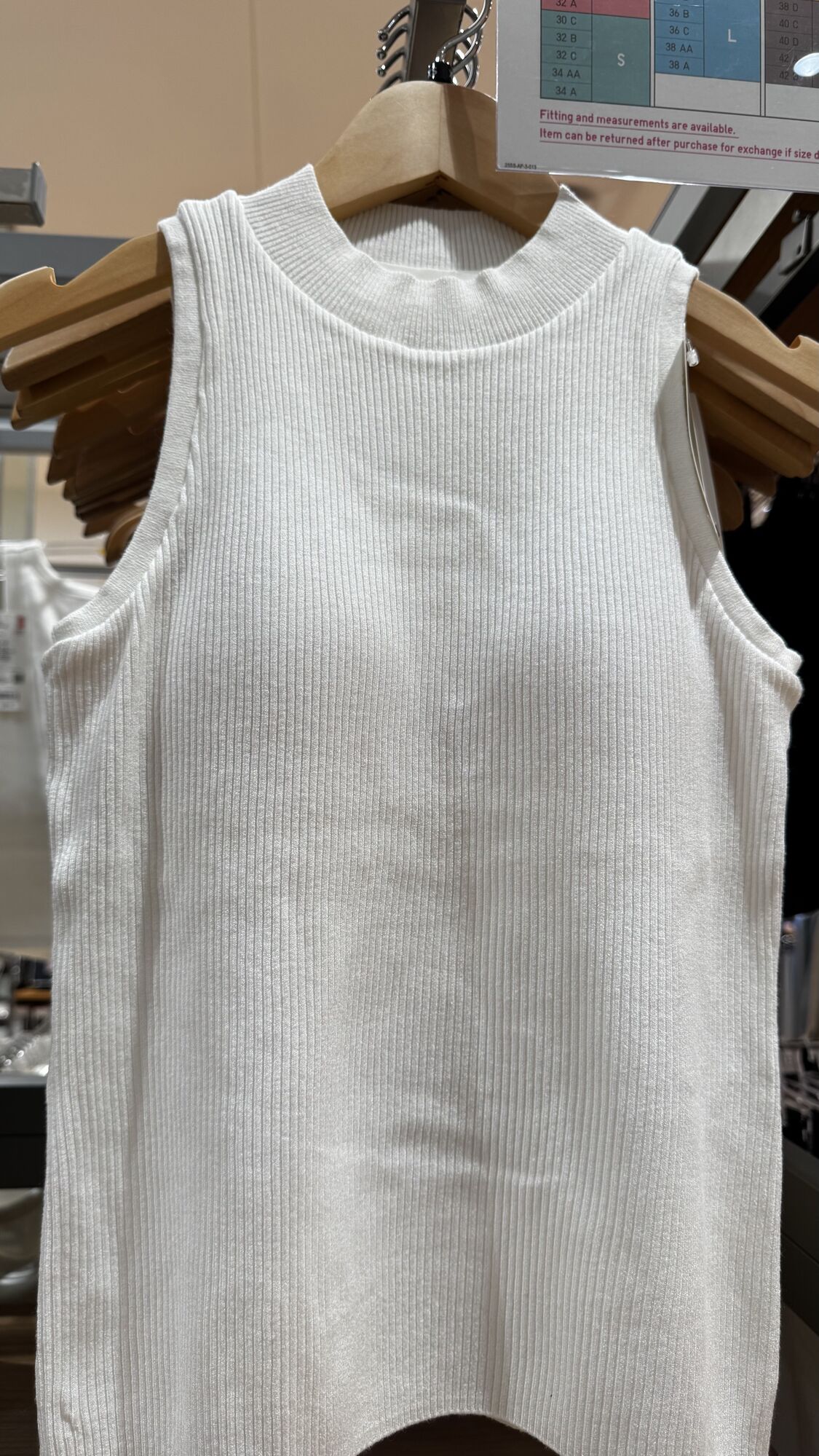 UNIQLO — Regata com bojo