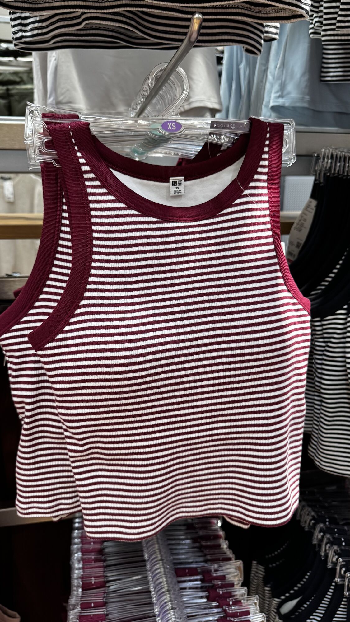 UNIQLO — Regata com bojo