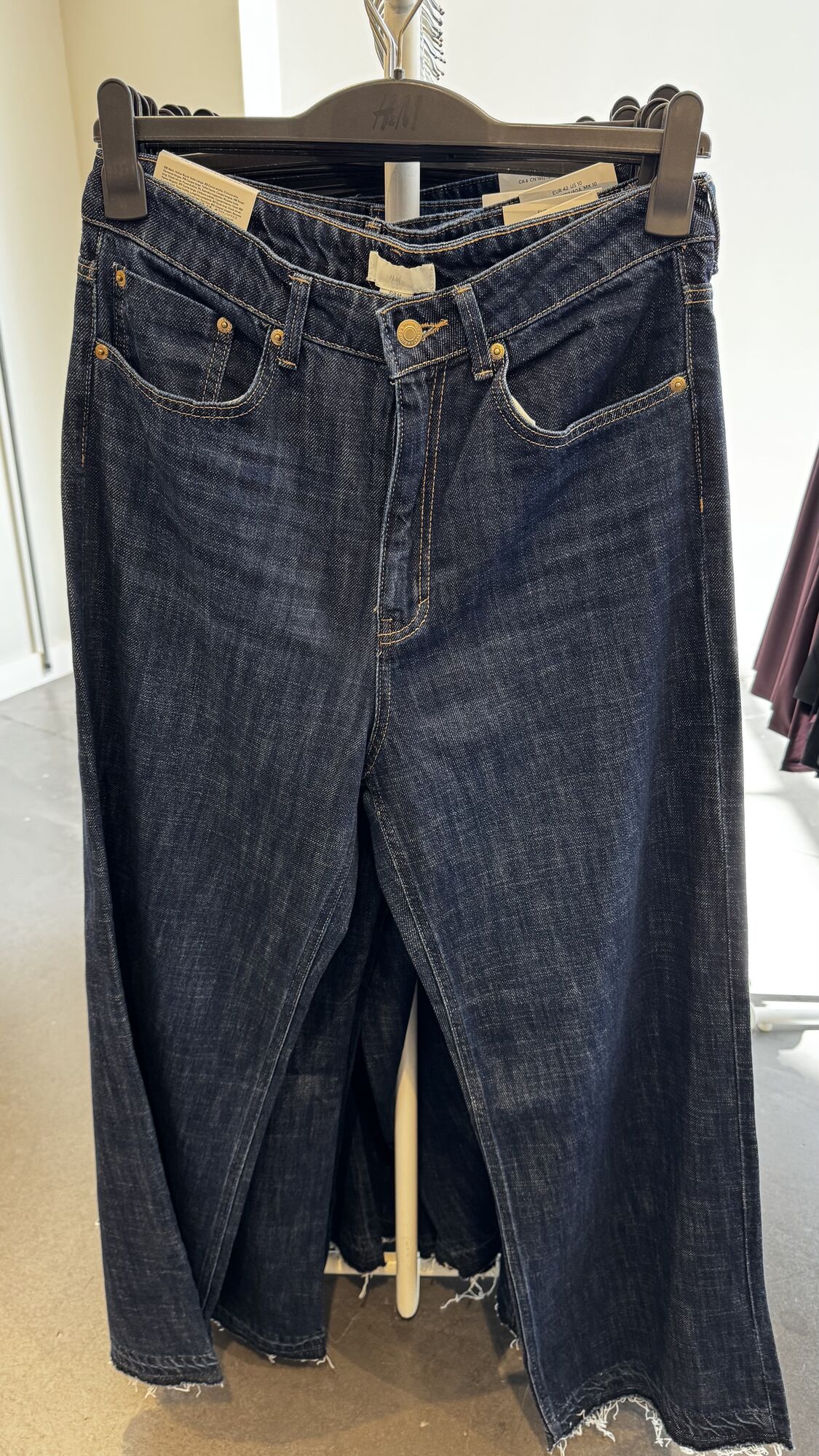 H&M — Calça Jeans
