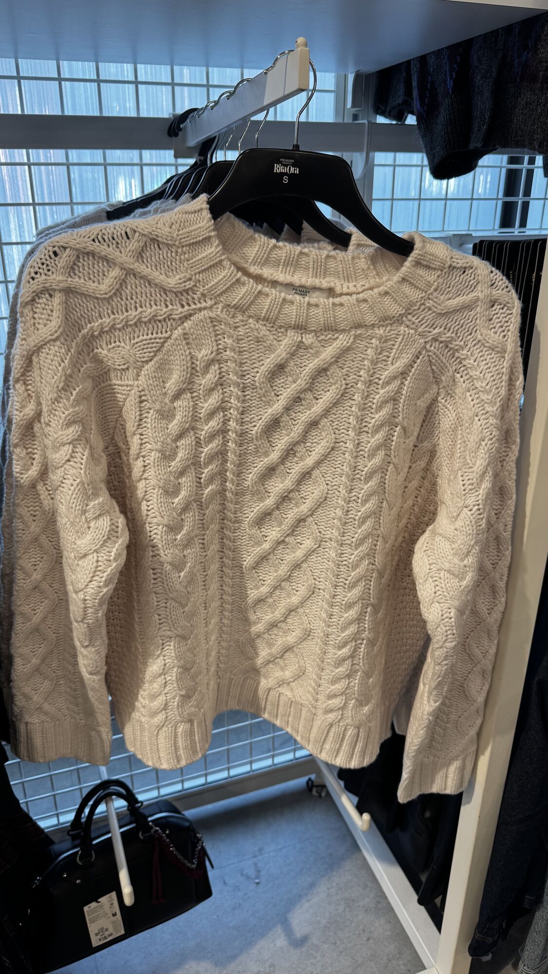 H&M — Sweater