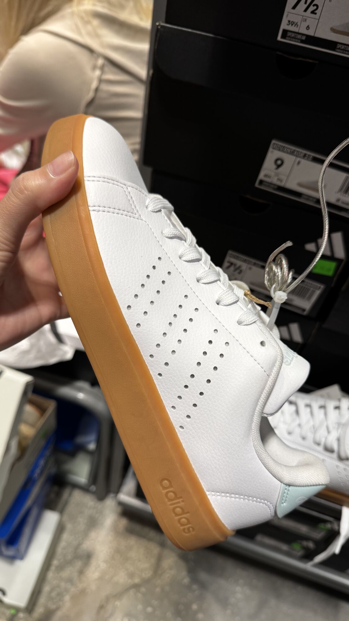 Adidas — Tênis feminino