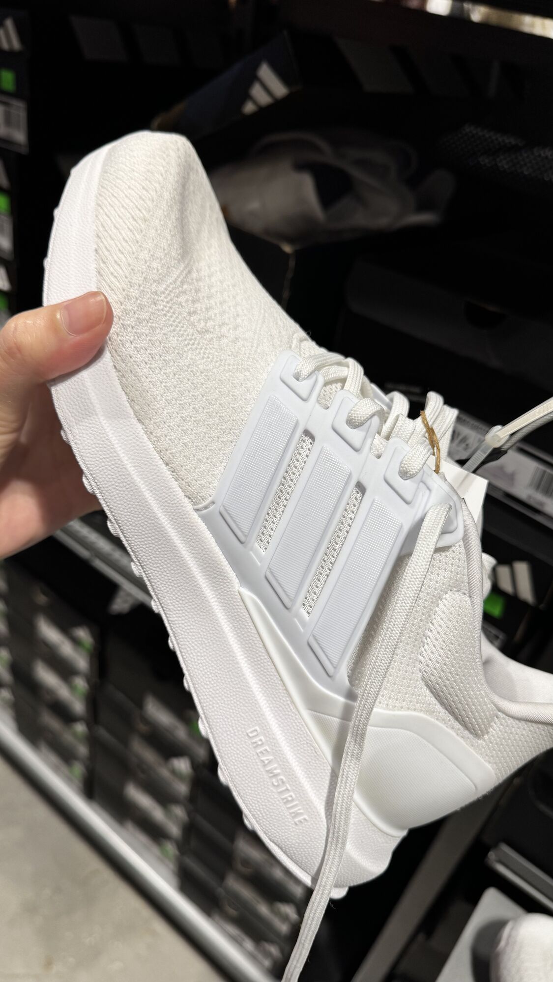 Adidas — Tênis feminino