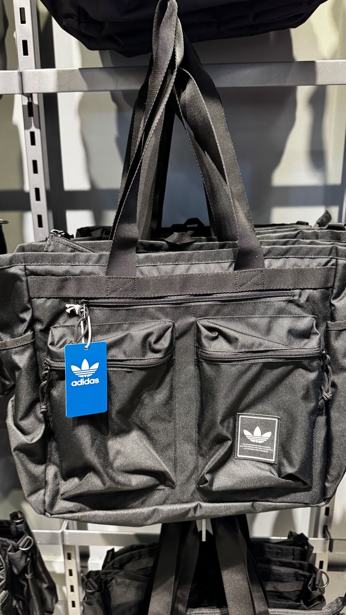 Adidas — Bolsa