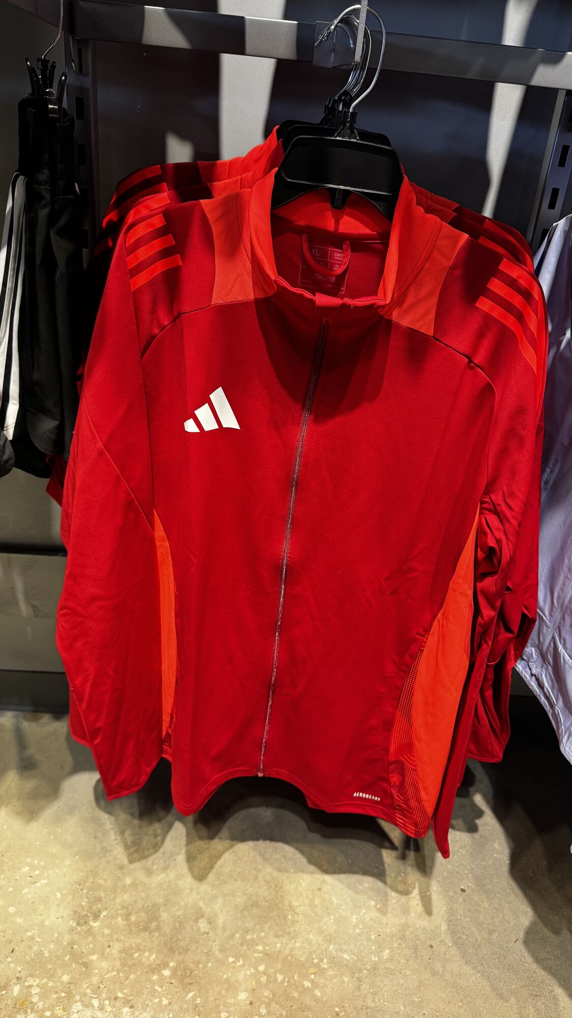 Adidas — casaco