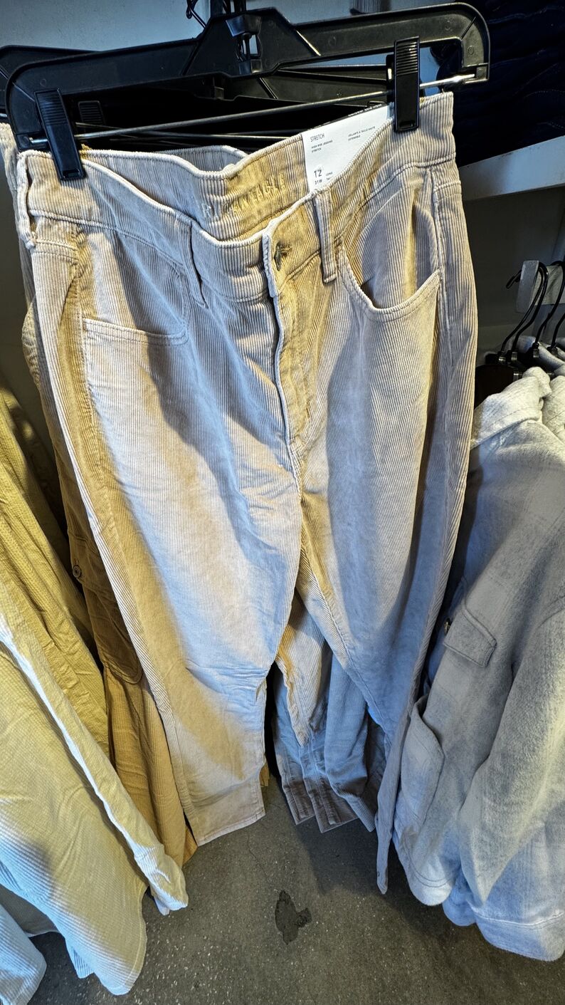 American Eagle — Calça Veludo