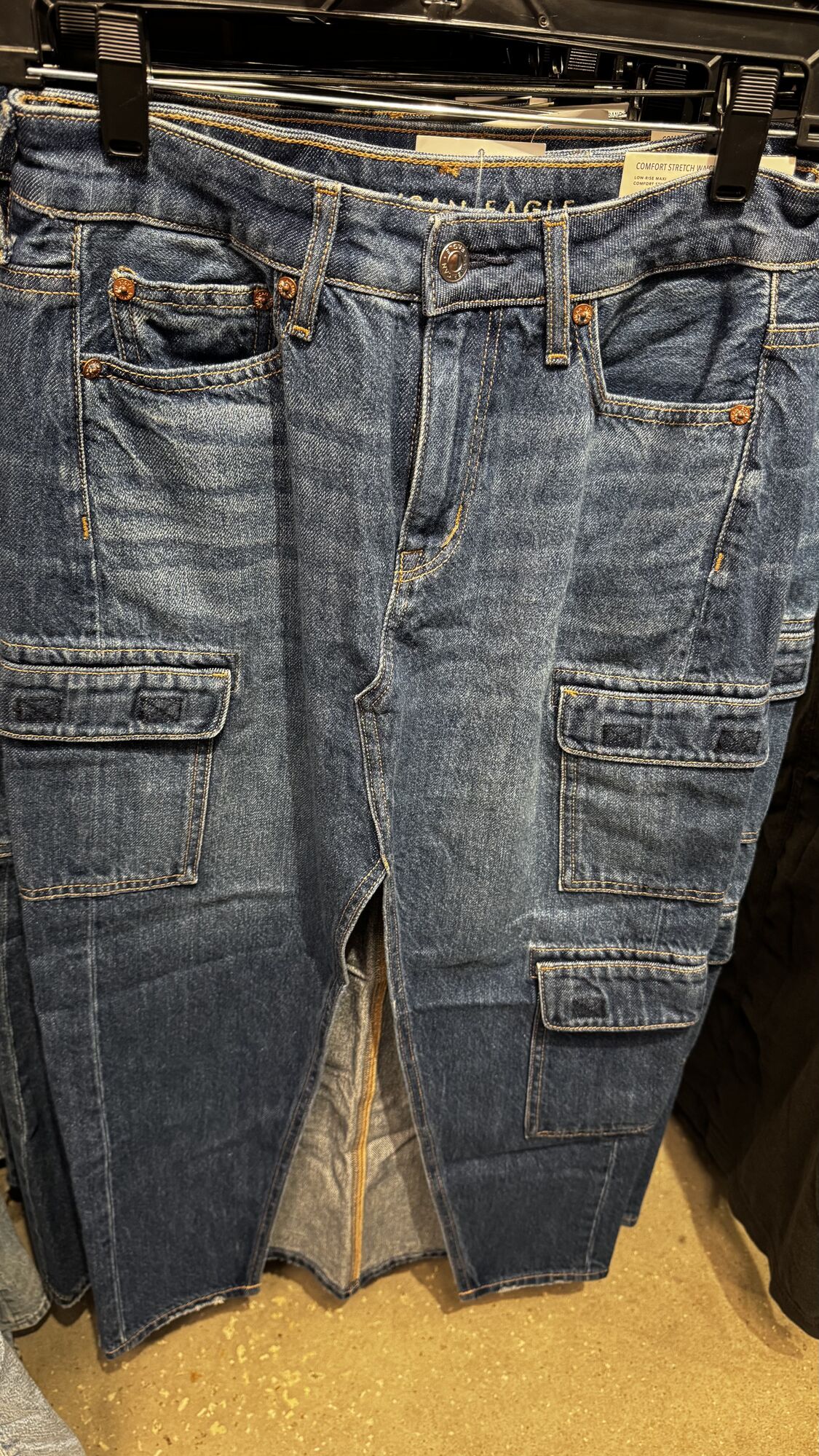 American Eagle — Saia Jeans