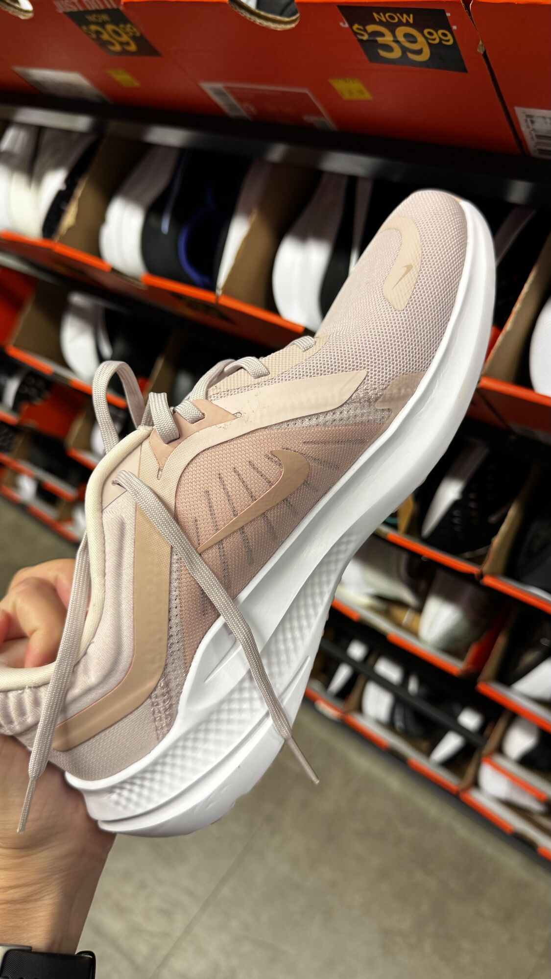 Nike — Tênis feminino