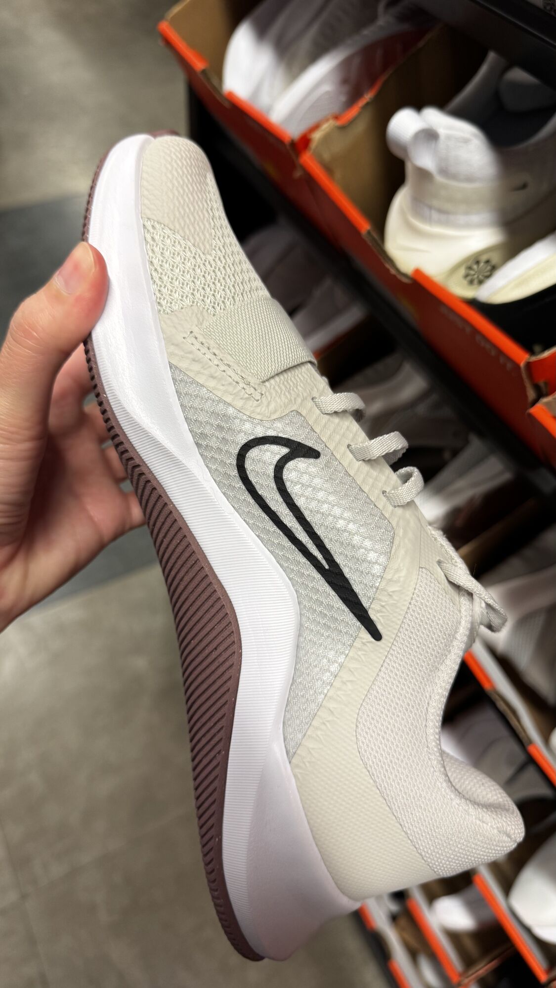 Nike — Tênis feminino