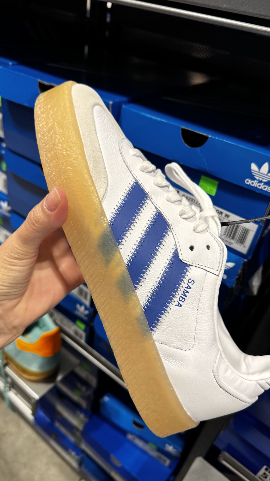 Adidas — Tênis