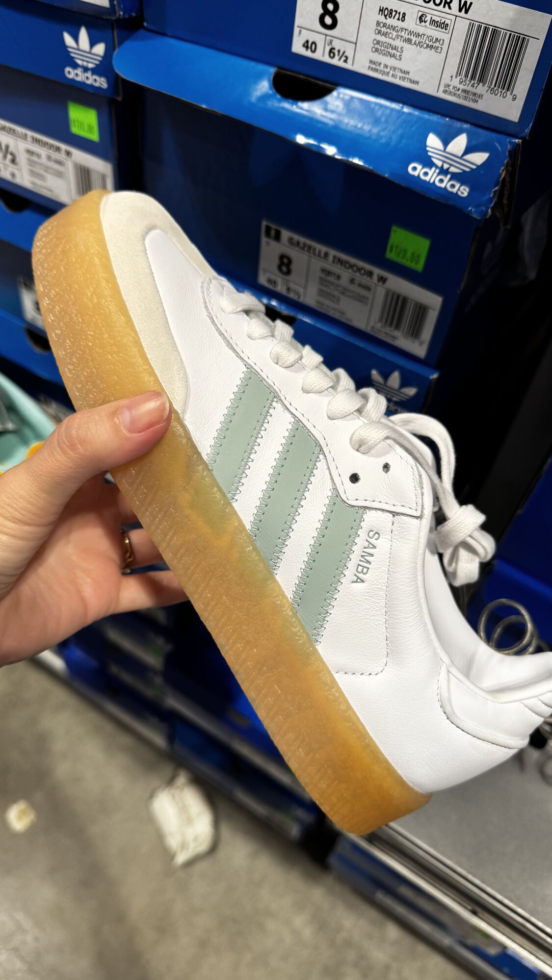 Adidas — Tênis