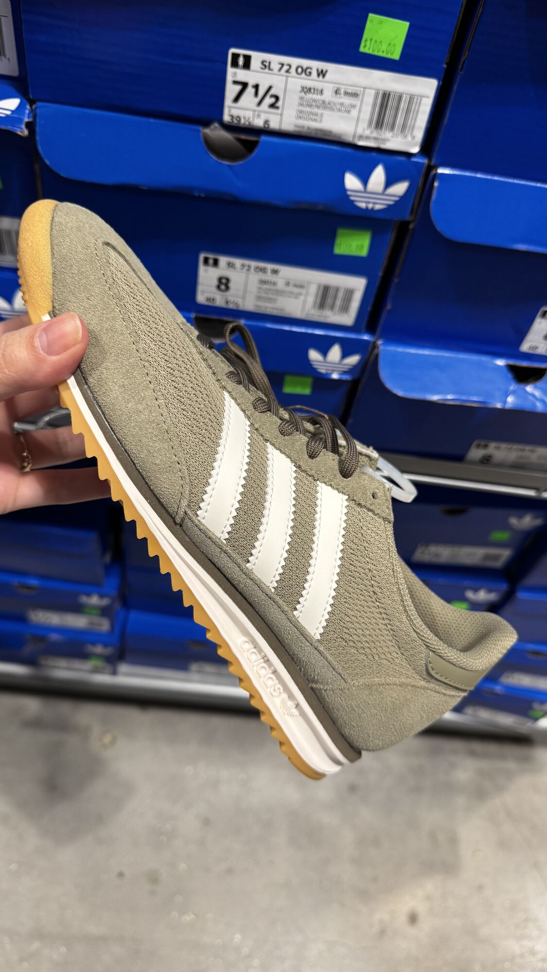 Adidas — Tênis