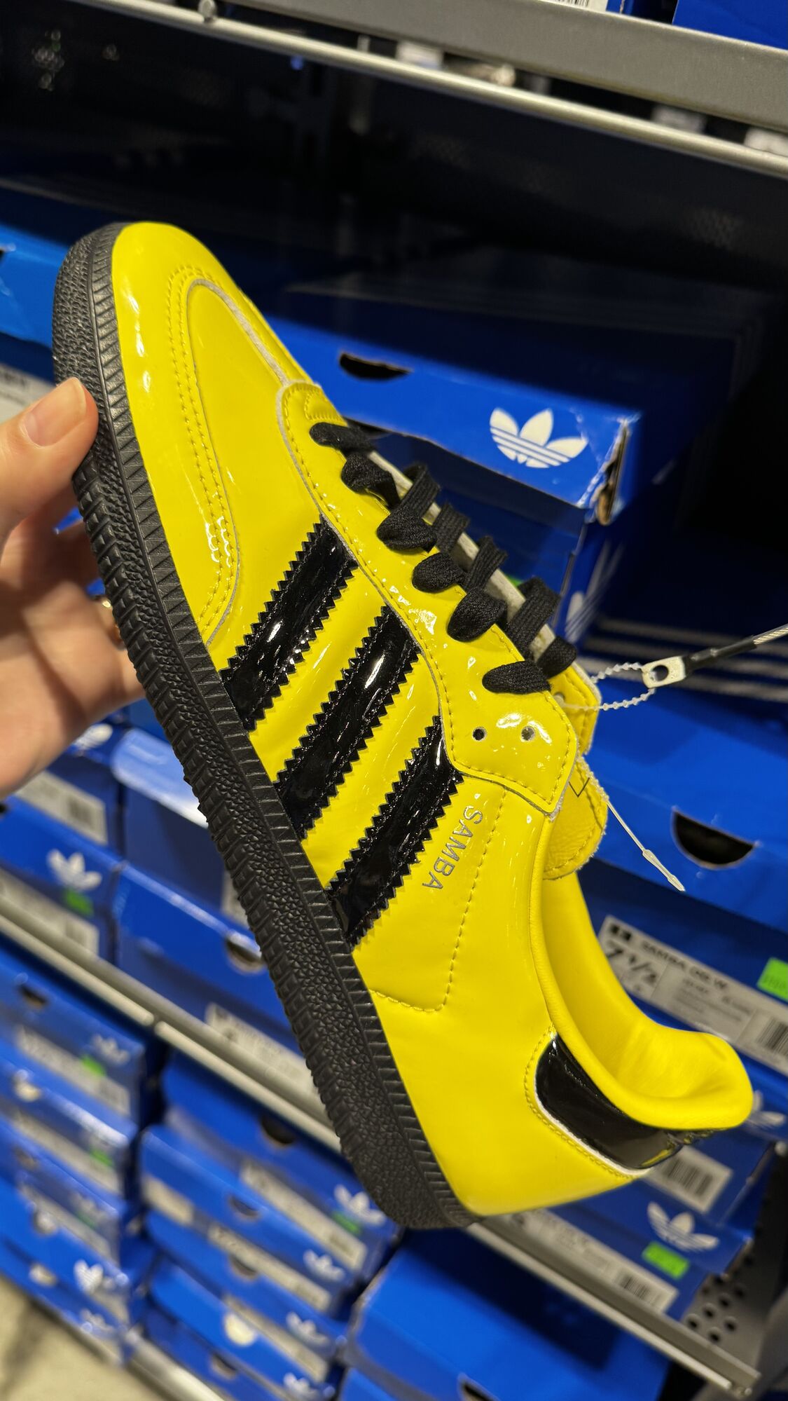Adidas — Tênis