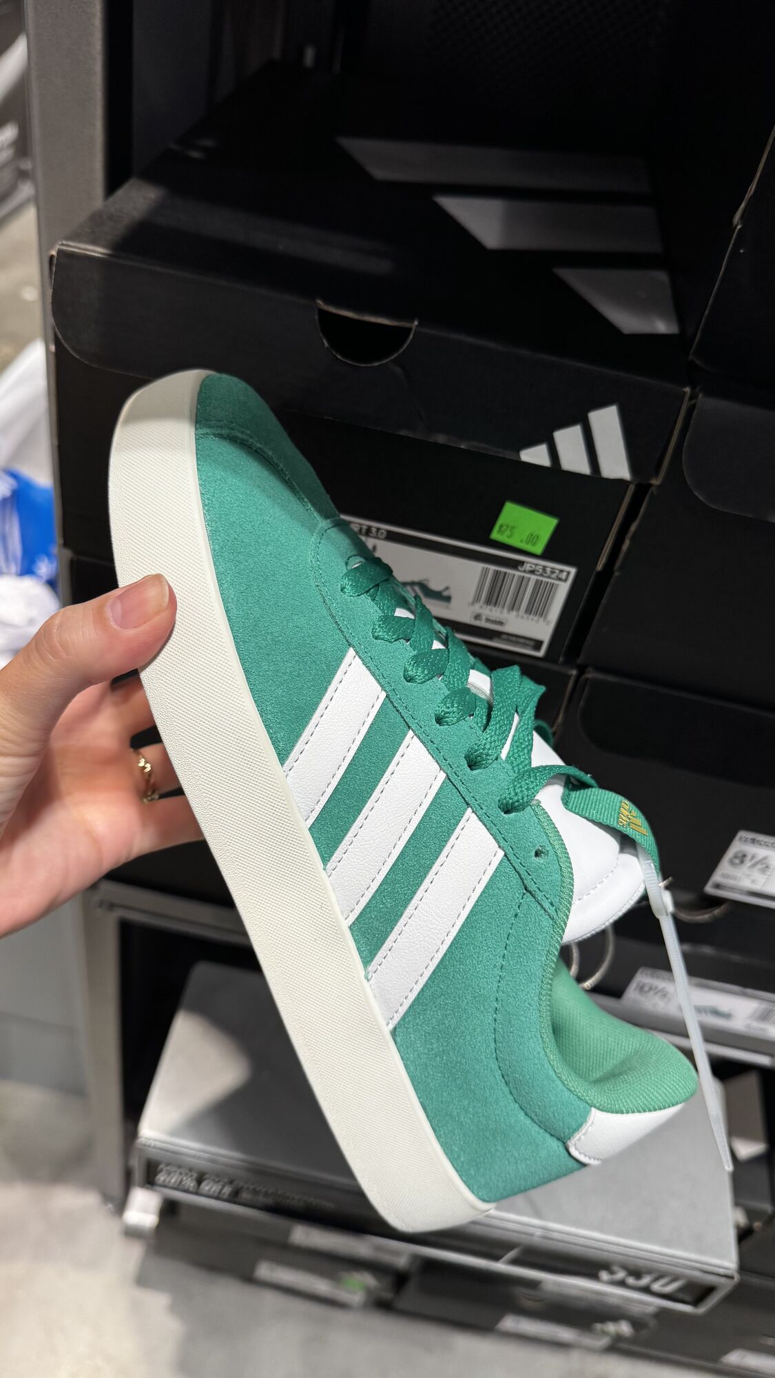 Adidas — Tênis