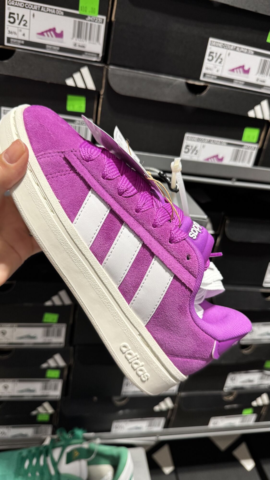 Adidas — Tênis