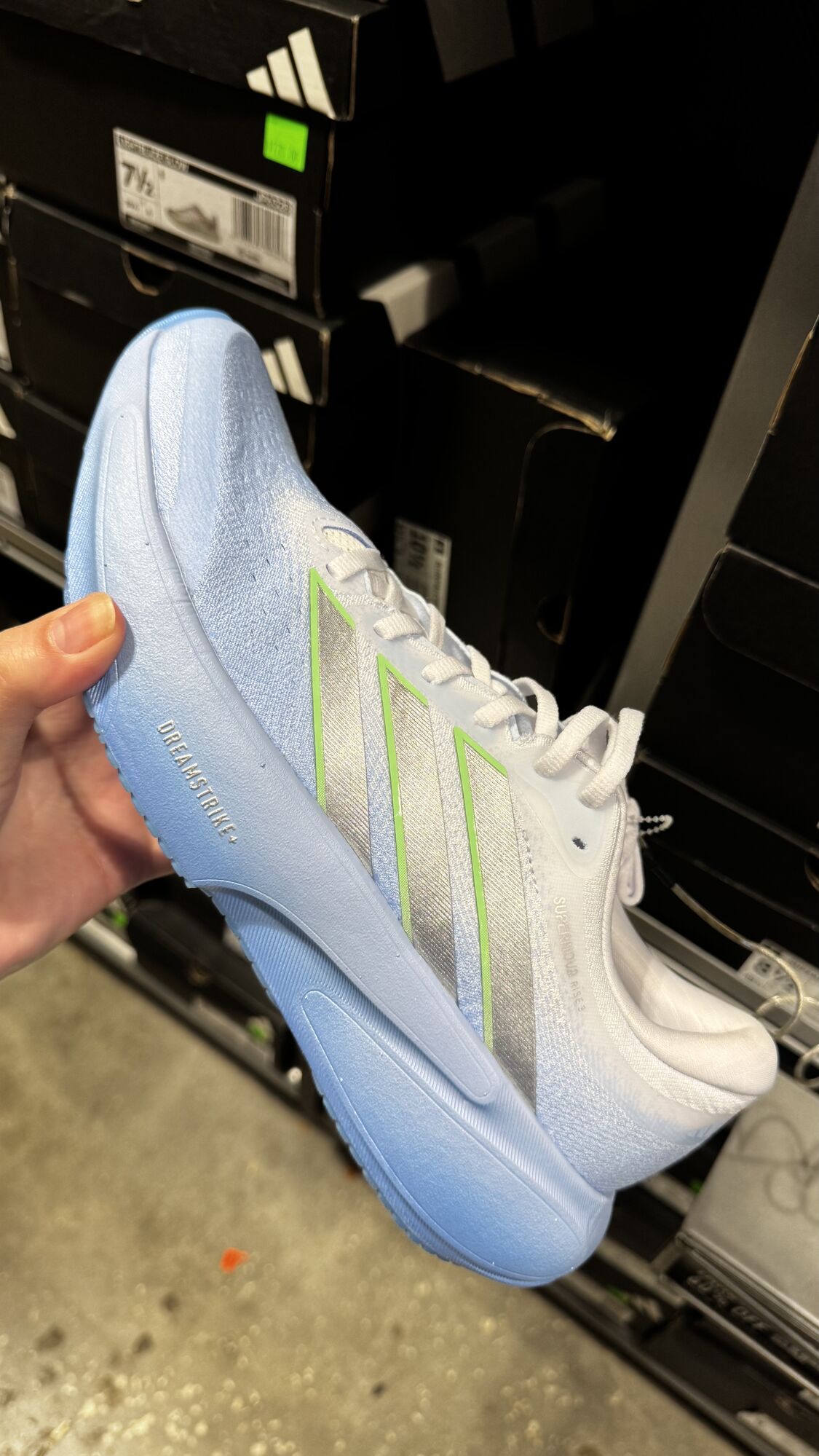 Adidas — Tênis