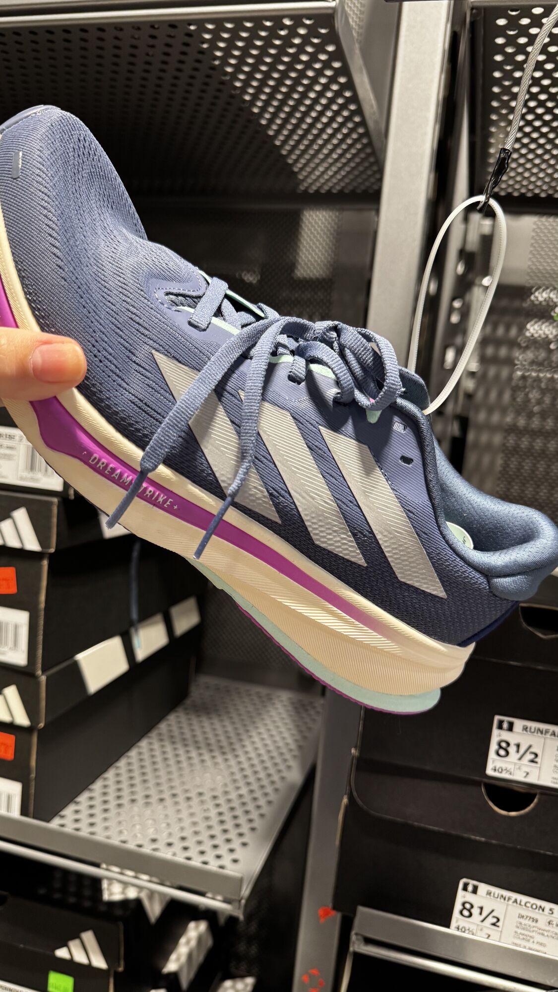 Adidas — Tênis