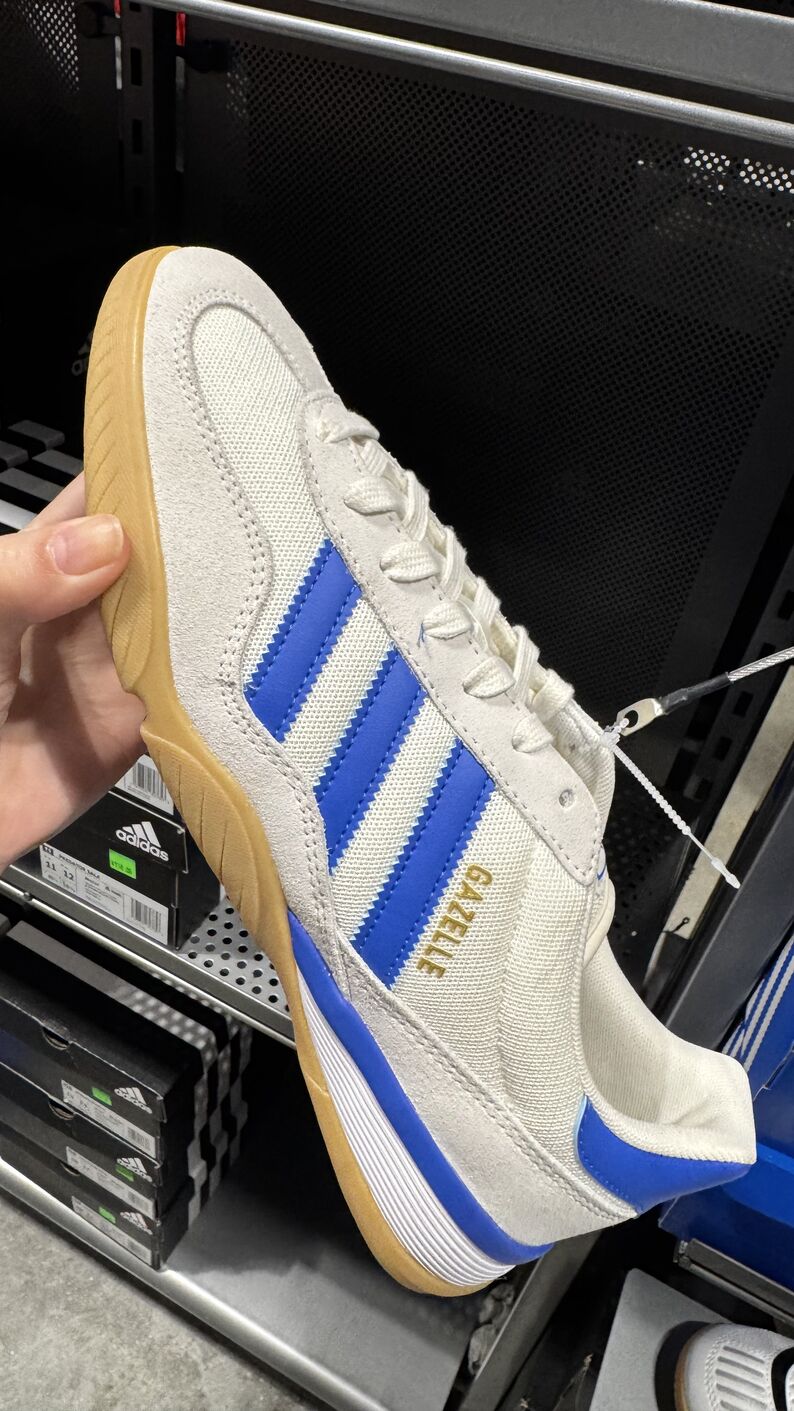 Adidas — Tênis