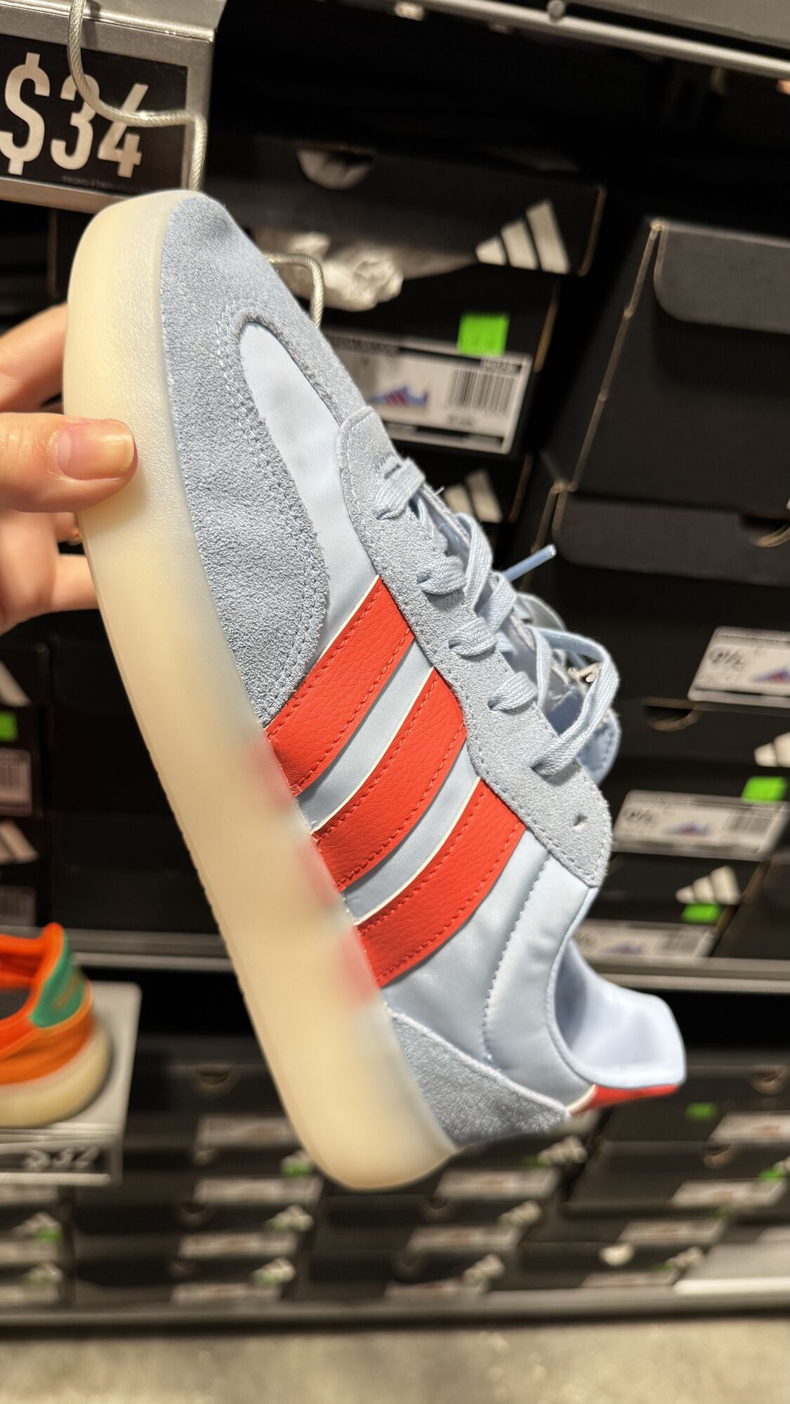 Adidas — Tênis