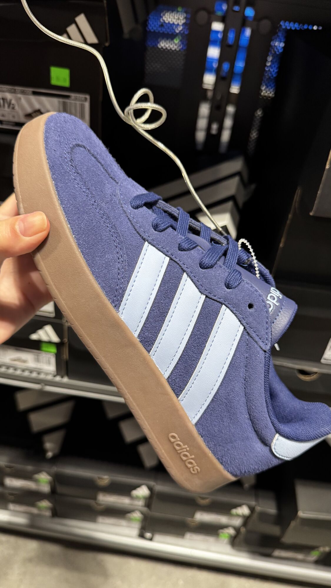 Adidas — Tênis