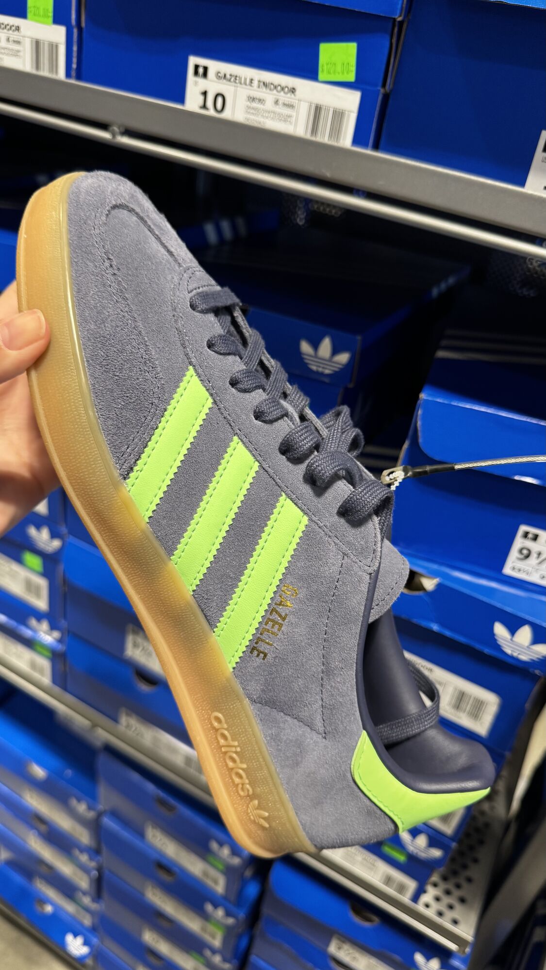 Adidas — Tênis