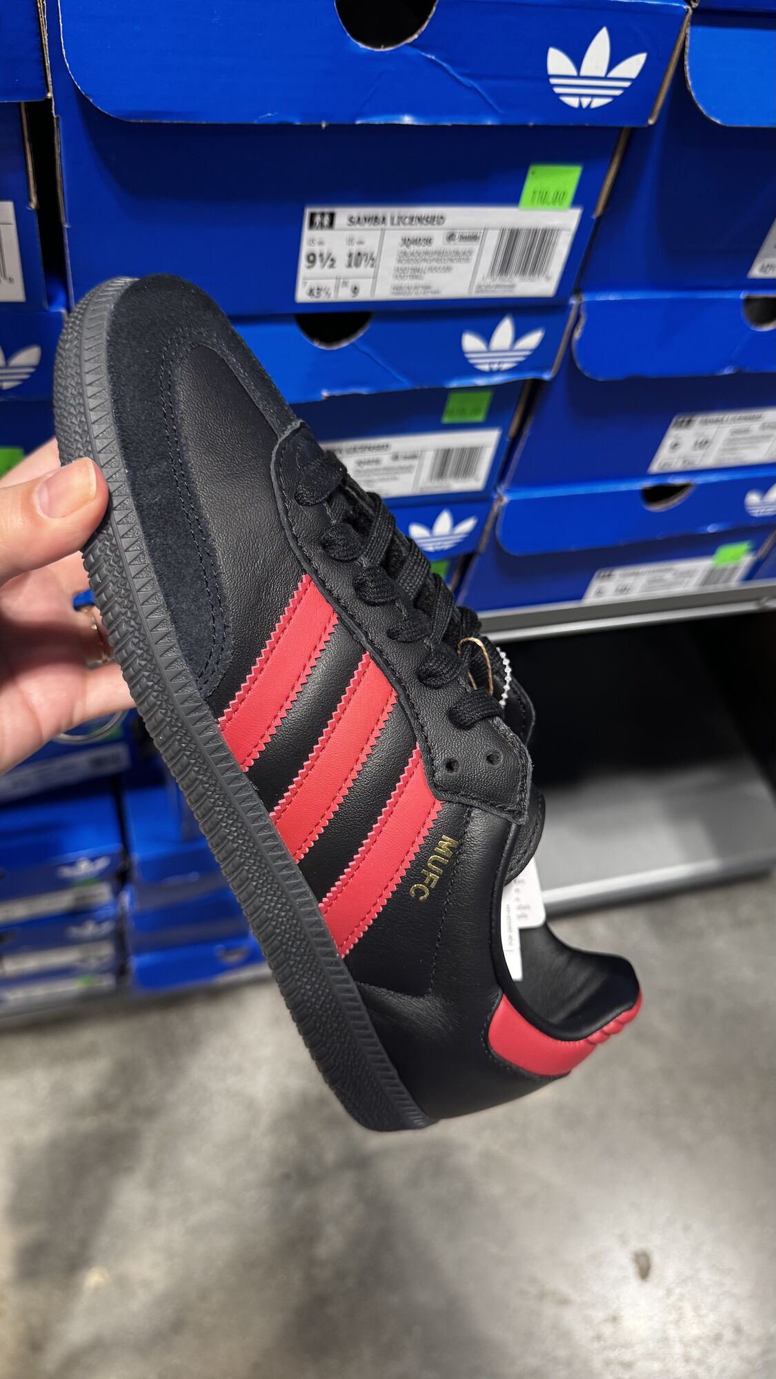 Adidas — Tênis