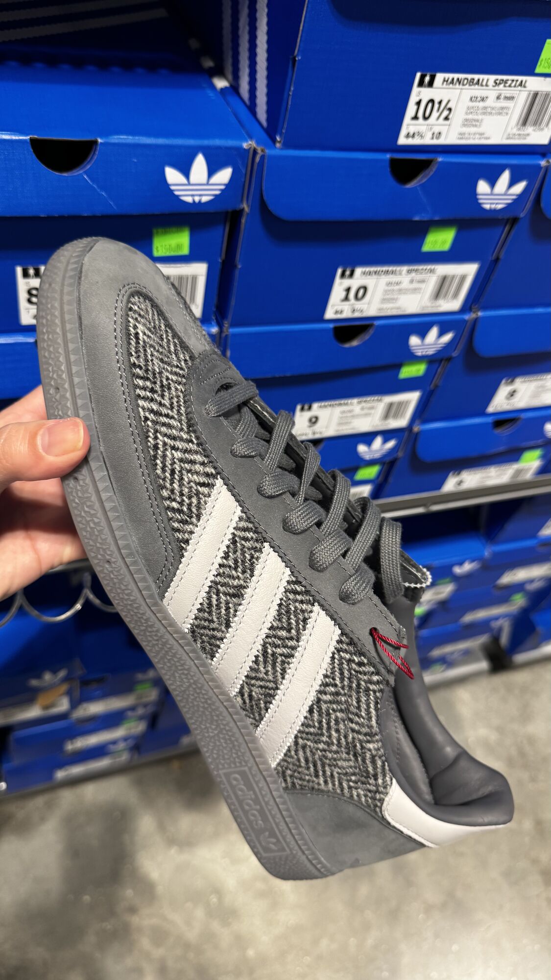 Adidas — Tênis