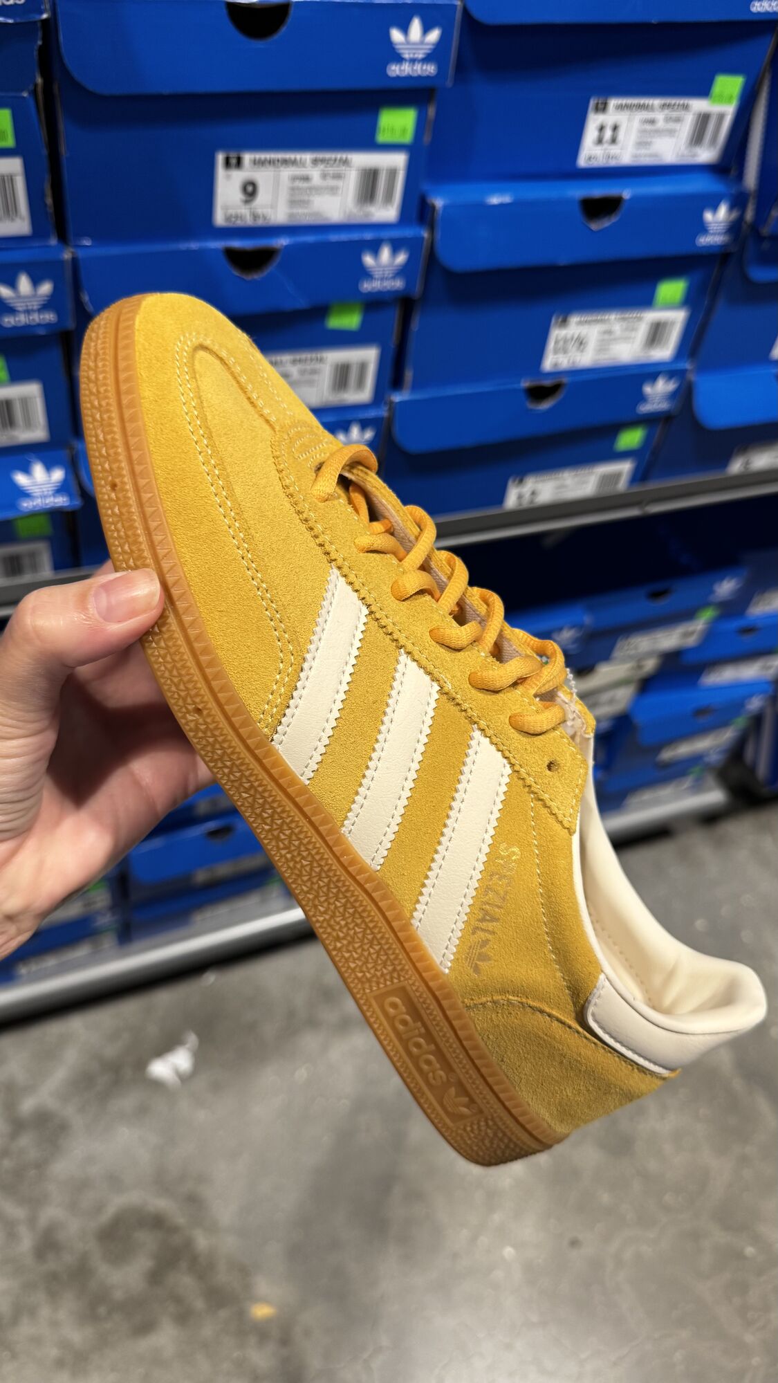 Adidas — Tênis