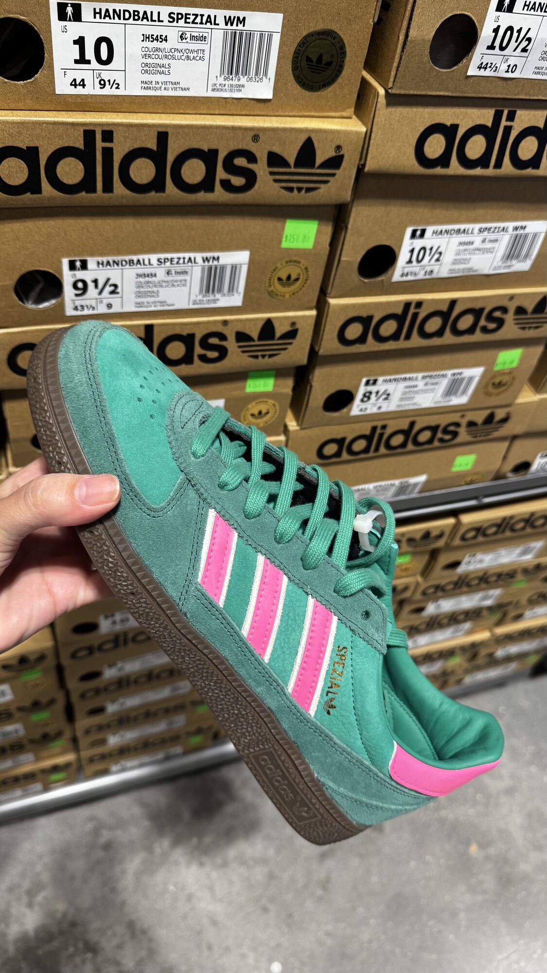 Adidas — Tênis