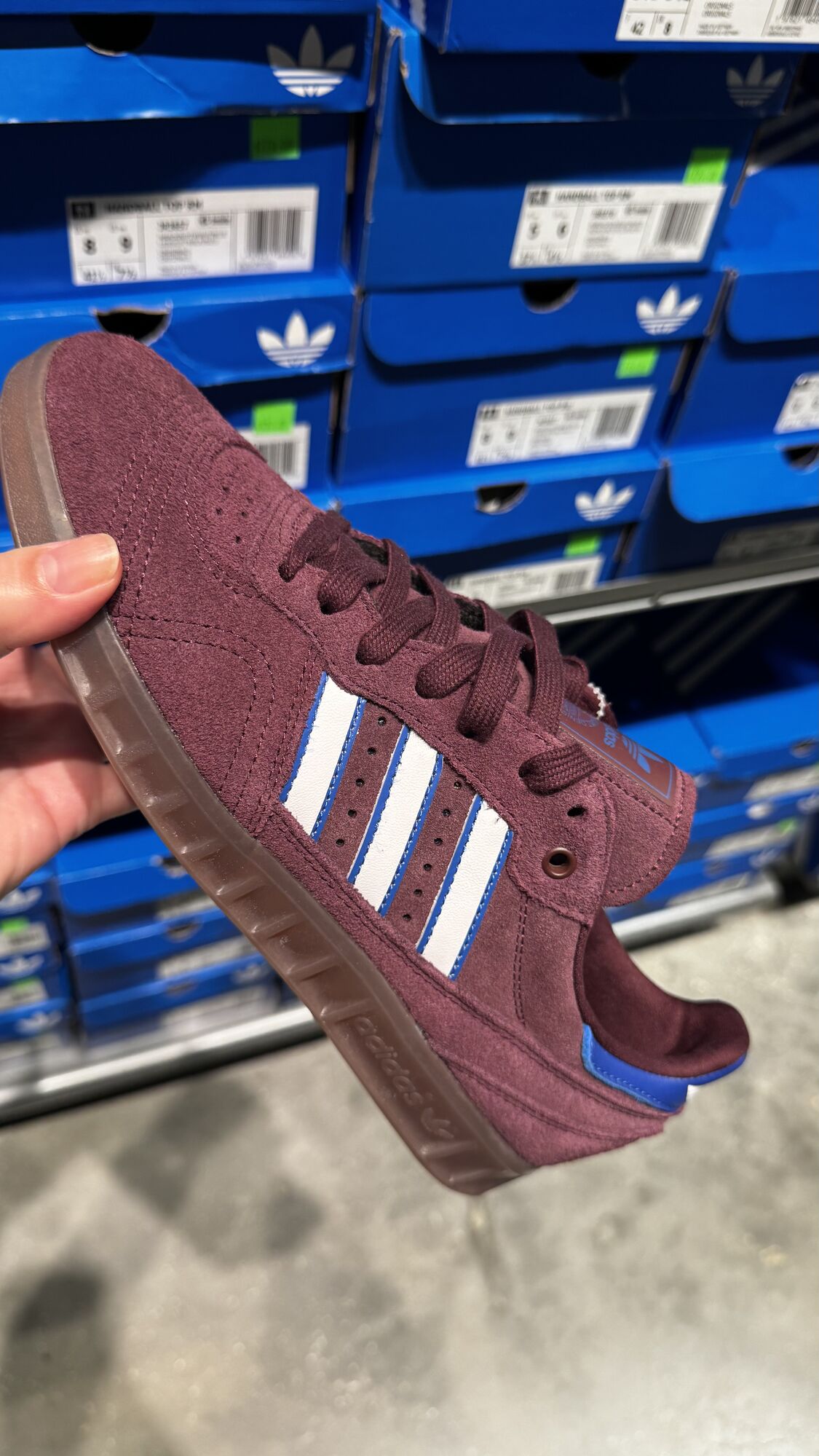 Adidas — Tênis