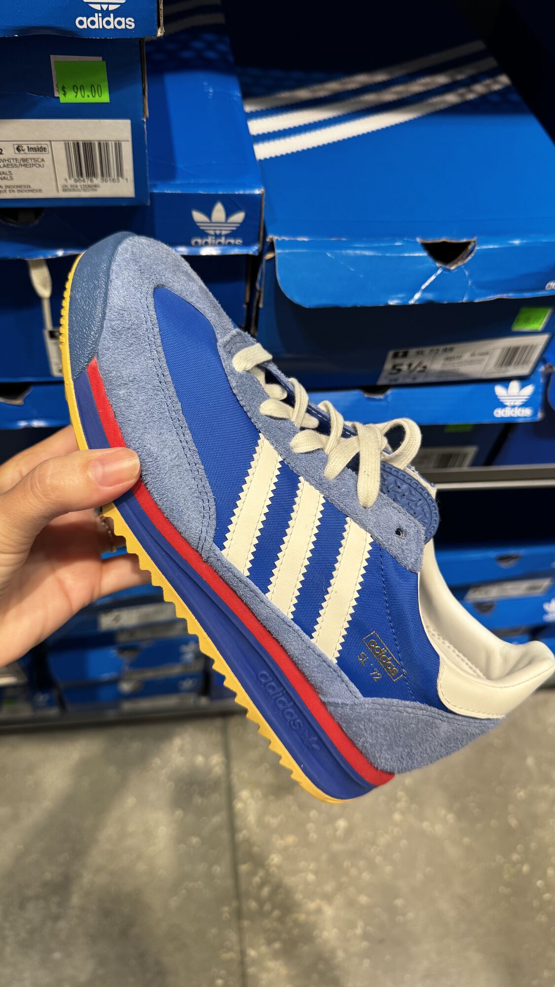 Adidas — Tênis