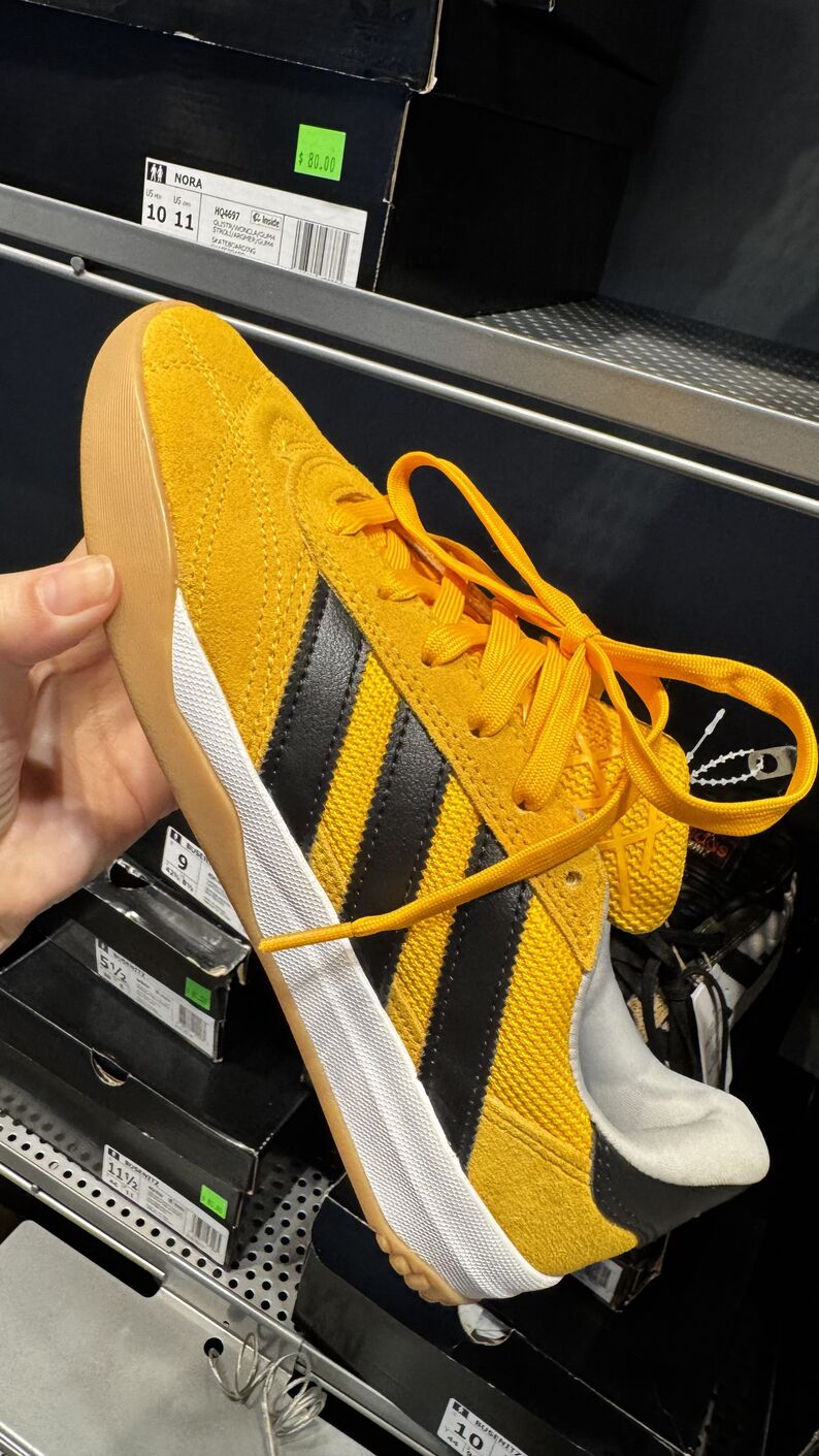 Adidas — Tênis