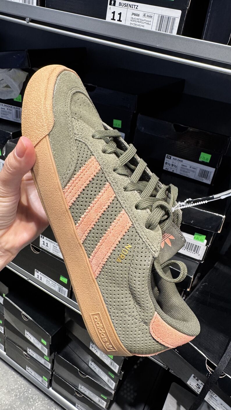 Adidas — Tênis