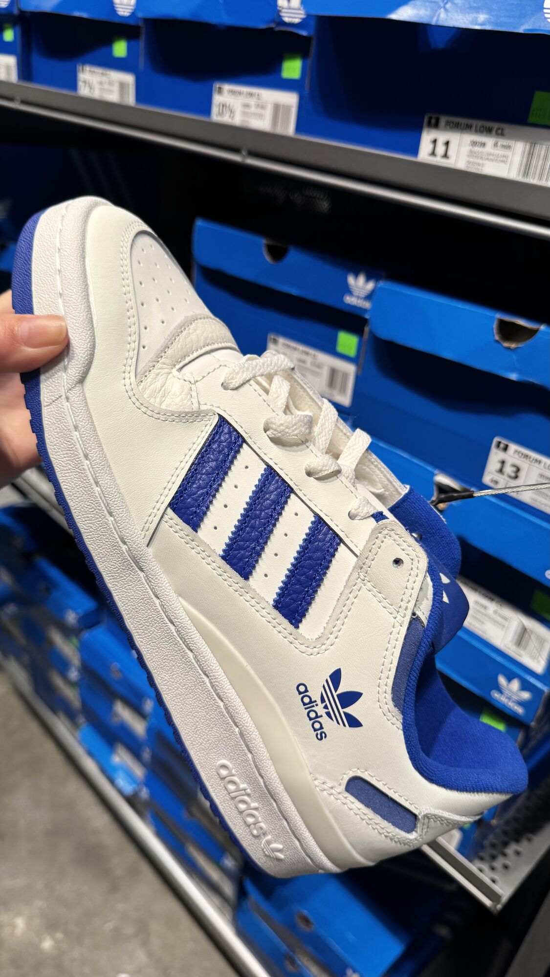 Adidas — Tênis